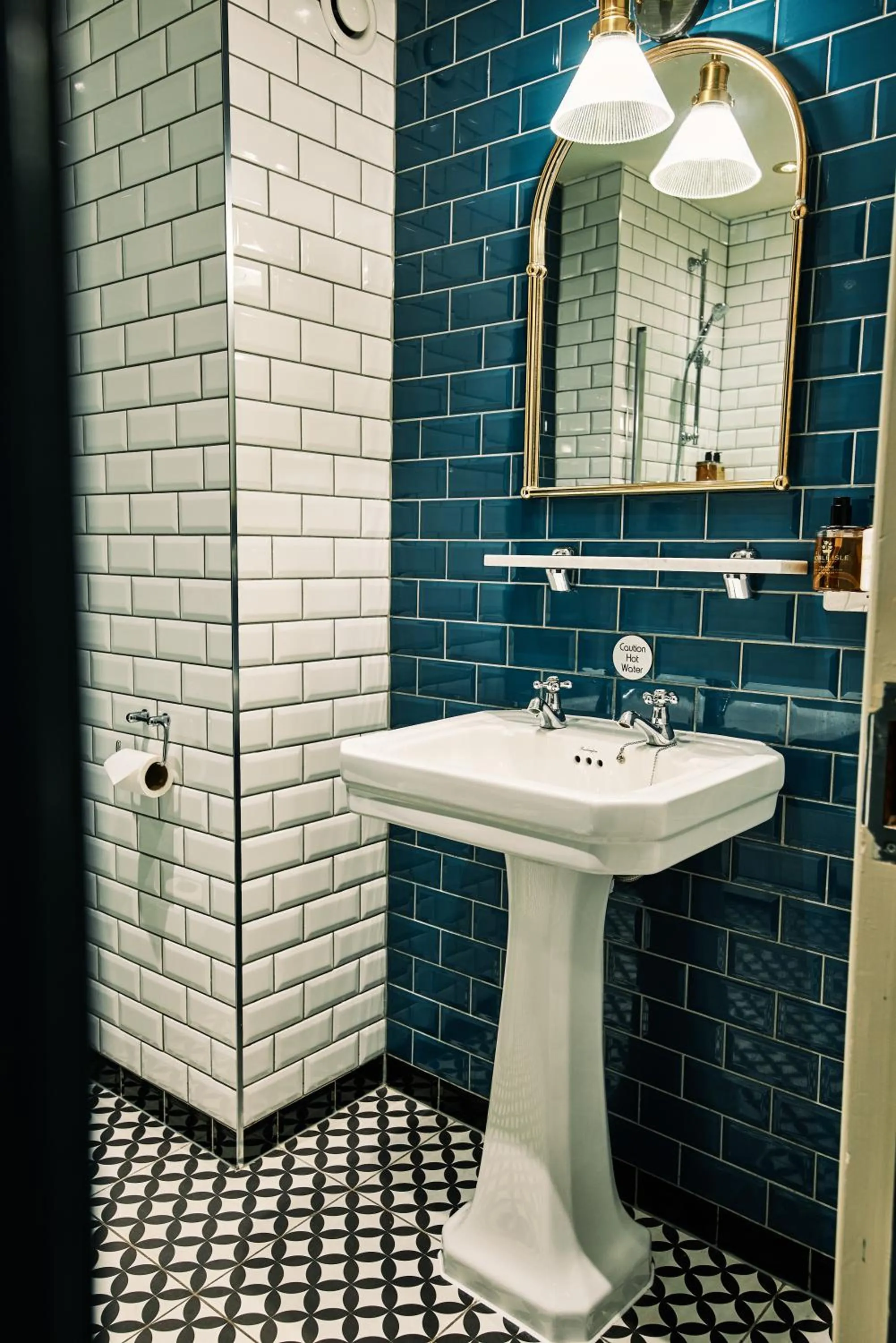 Bathroom in Hotel Cromwell Stevenage