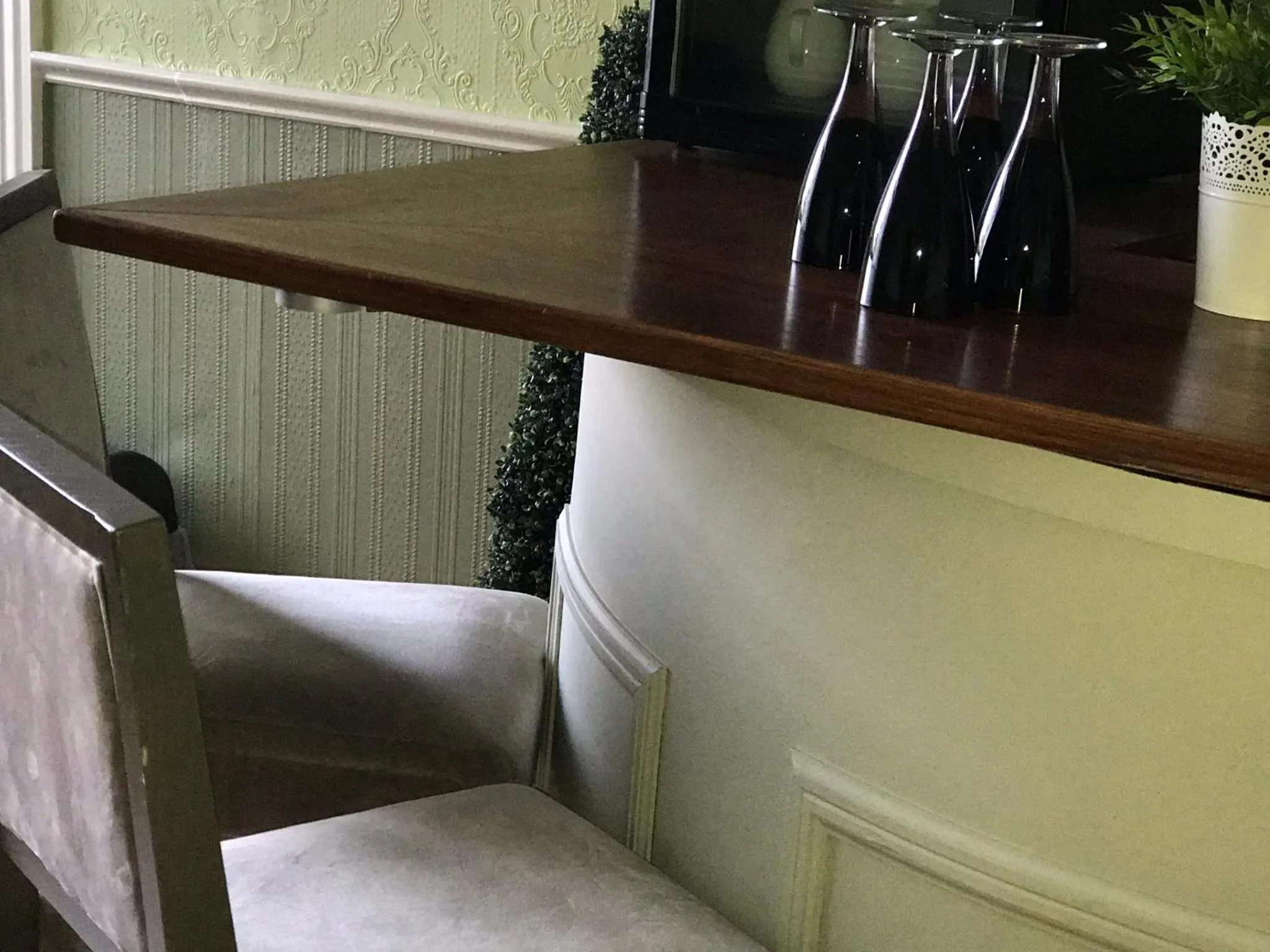 Communal lounge/ TV room in Beechwood Ensuite Guest House