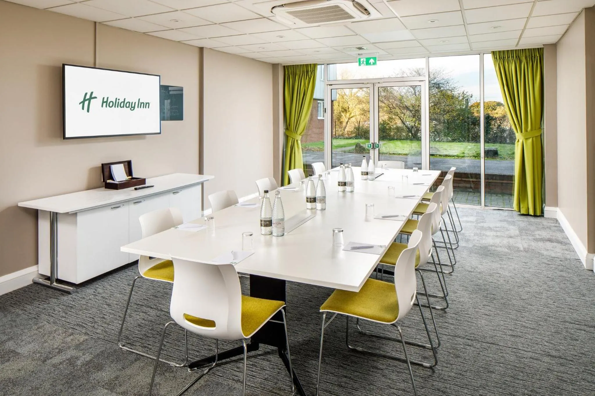 Meeting/conference room in Holiday Inn Basildon by IHG