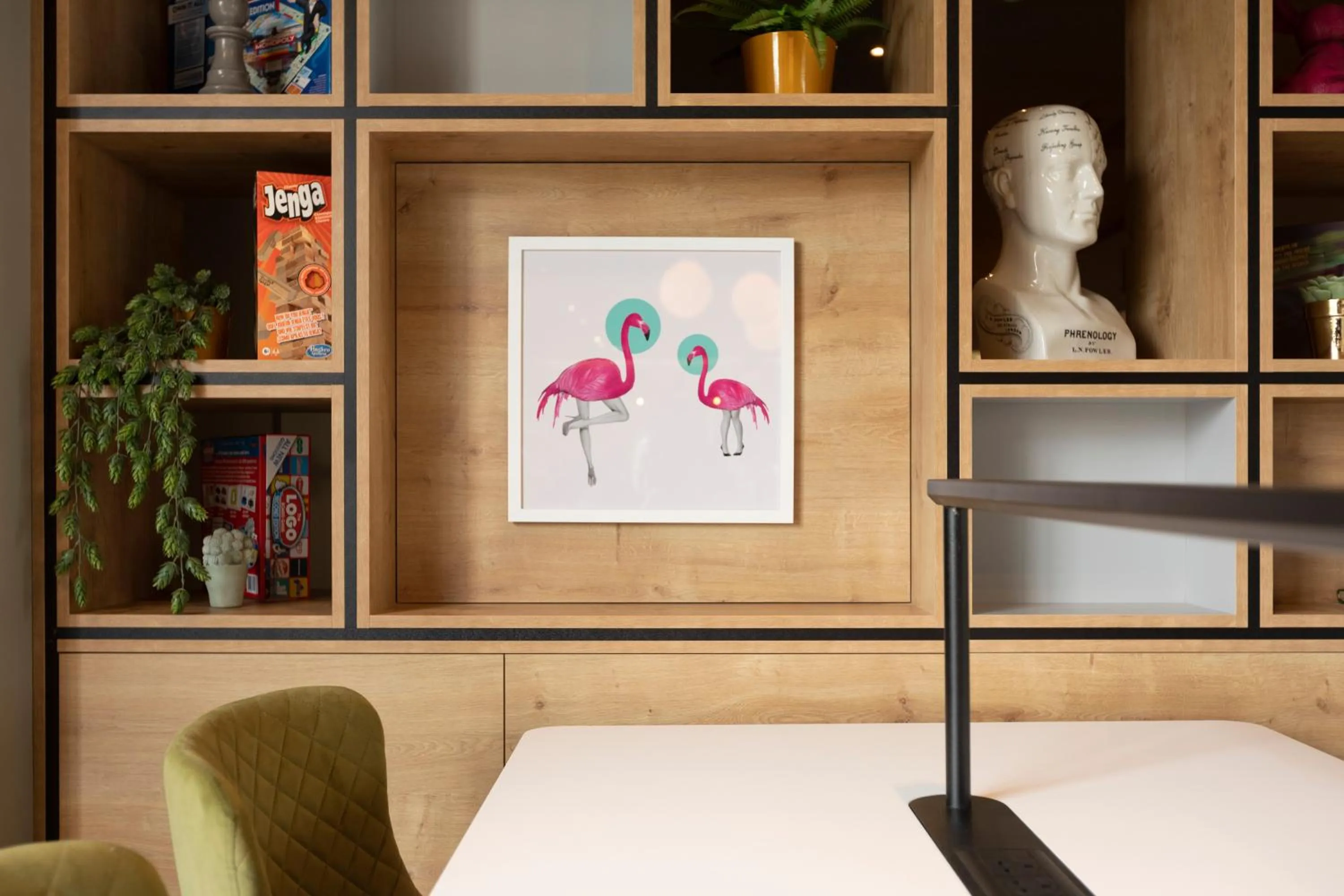 Lounge or bar in Holiday Inn Basildon by IHG