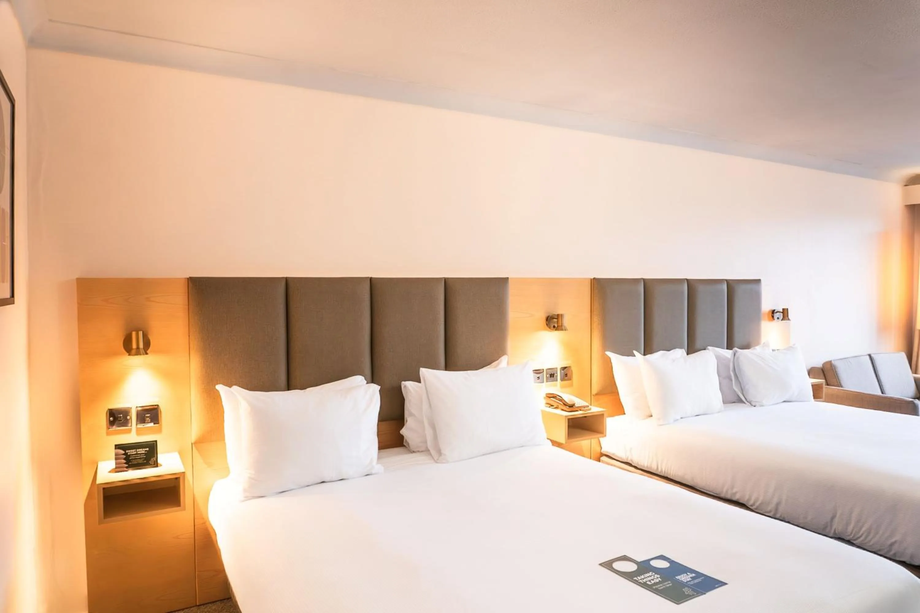 Photo of the whole room, Bed in Holiday Inn Maidstone-Sevenoaks by IHG