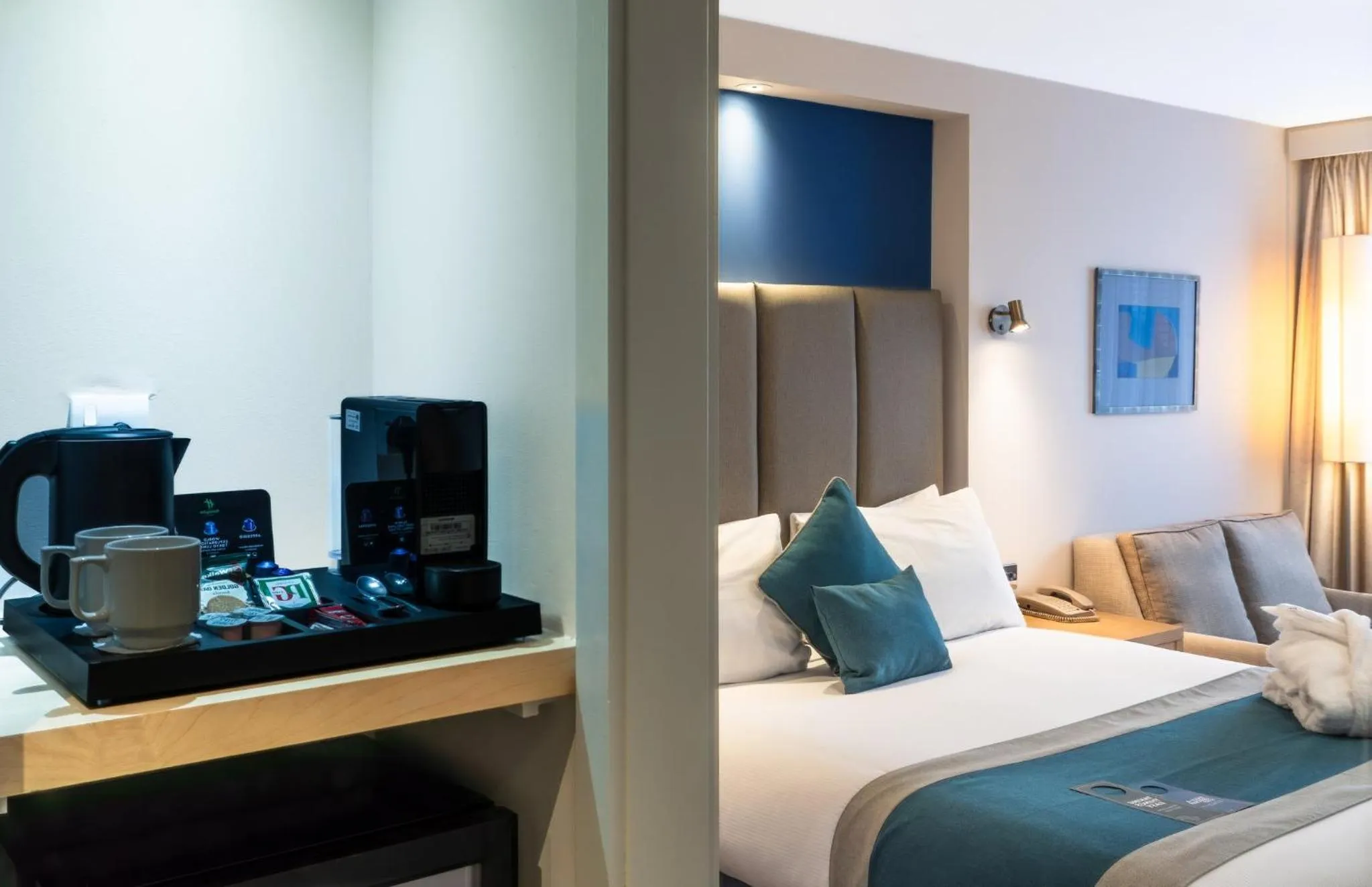 Photo of the whole room, Bed in Holiday Inn Maidstone-Sevenoaks by IHG