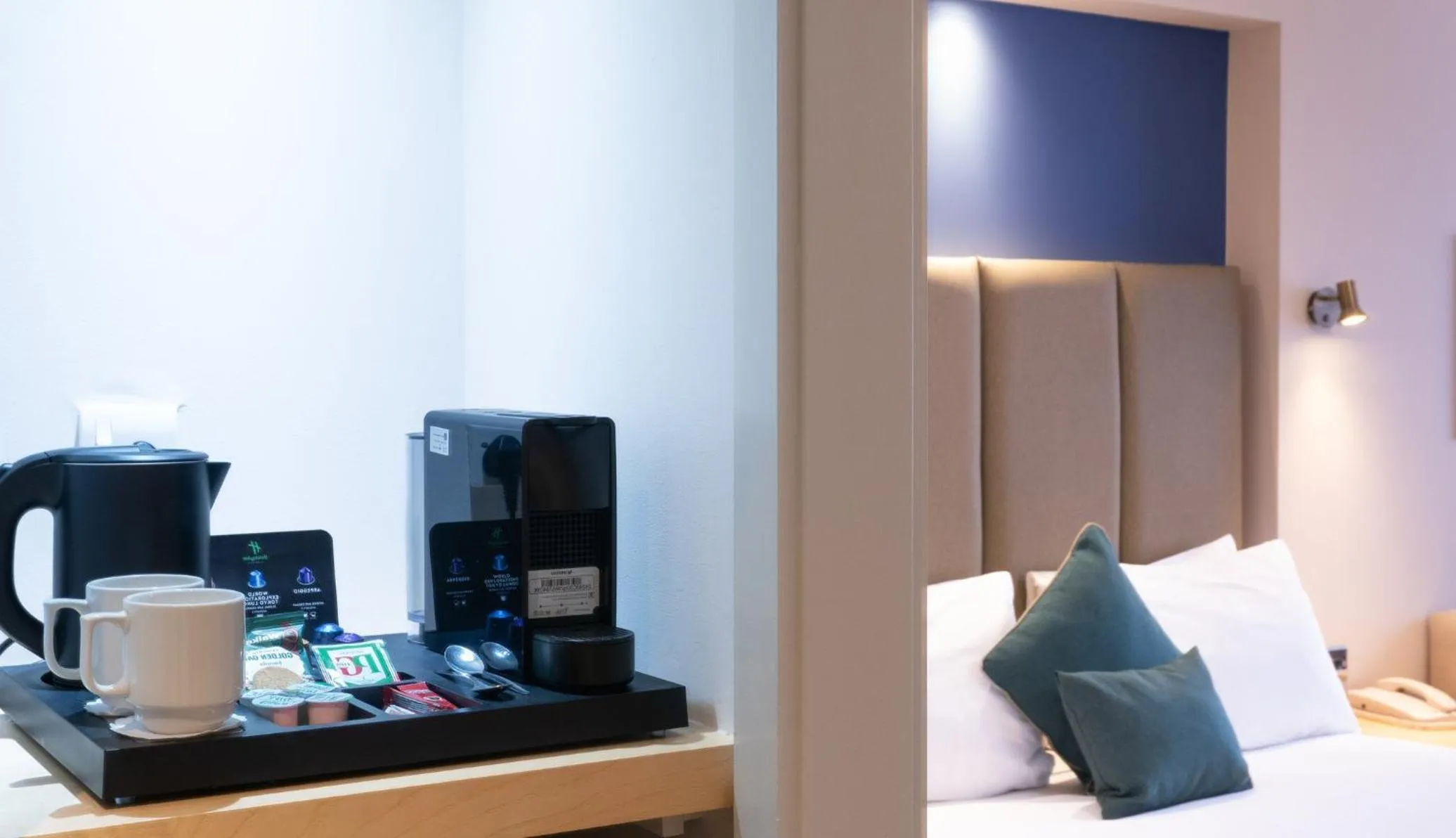 Photo of the whole room, Bed in Holiday Inn Maidstone-Sevenoaks by IHG