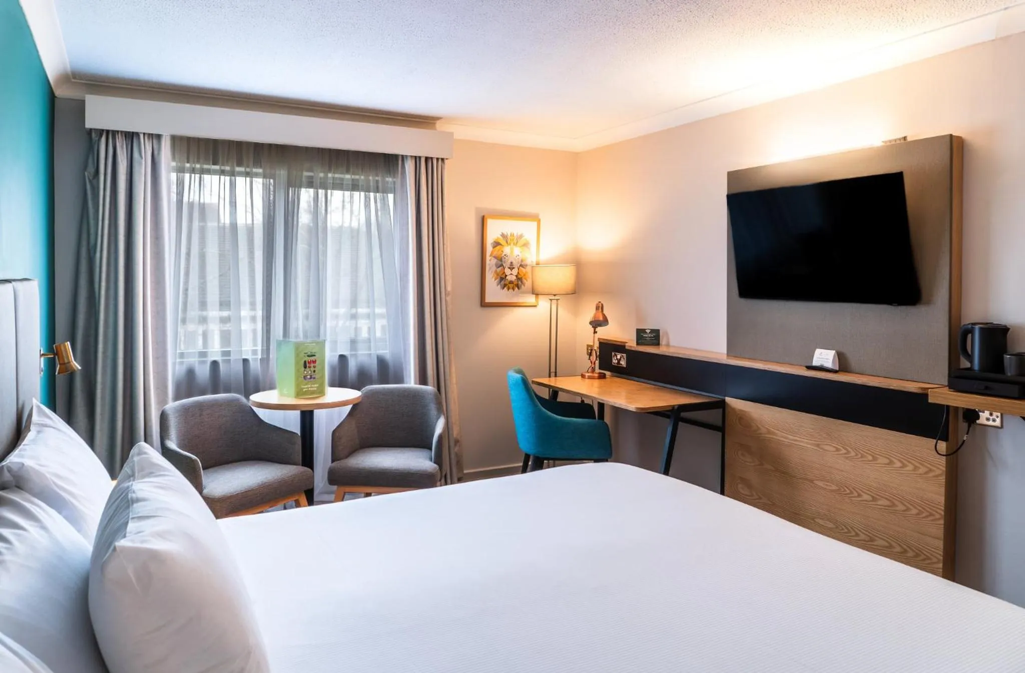 Photo of the whole room, Bed in Holiday Inn Maidstone-Sevenoaks by IHG