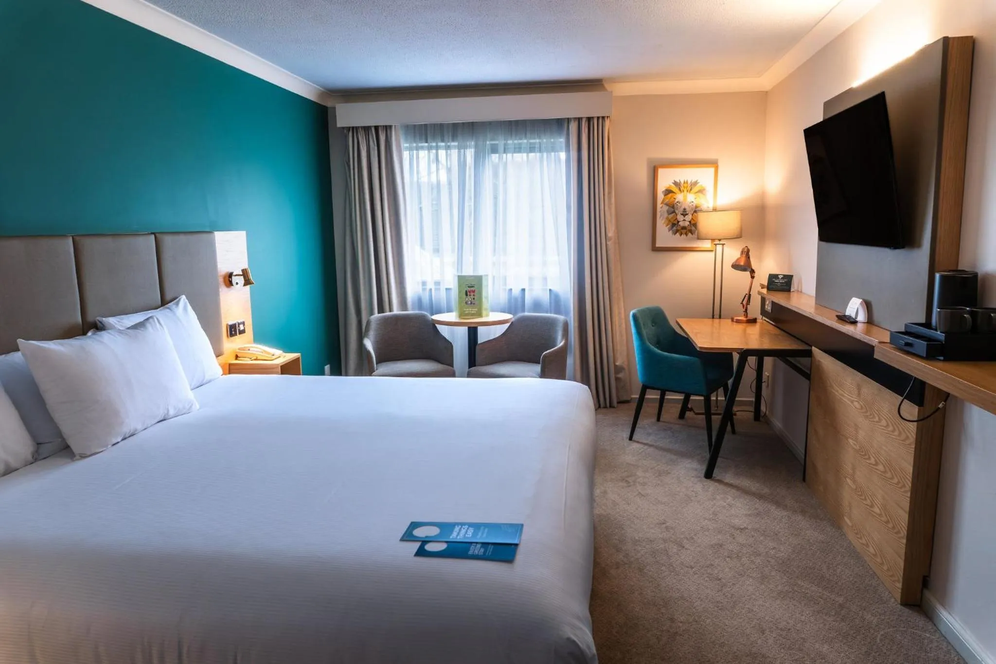 Photo of the whole room, Bed in Holiday Inn Maidstone-Sevenoaks by IHG