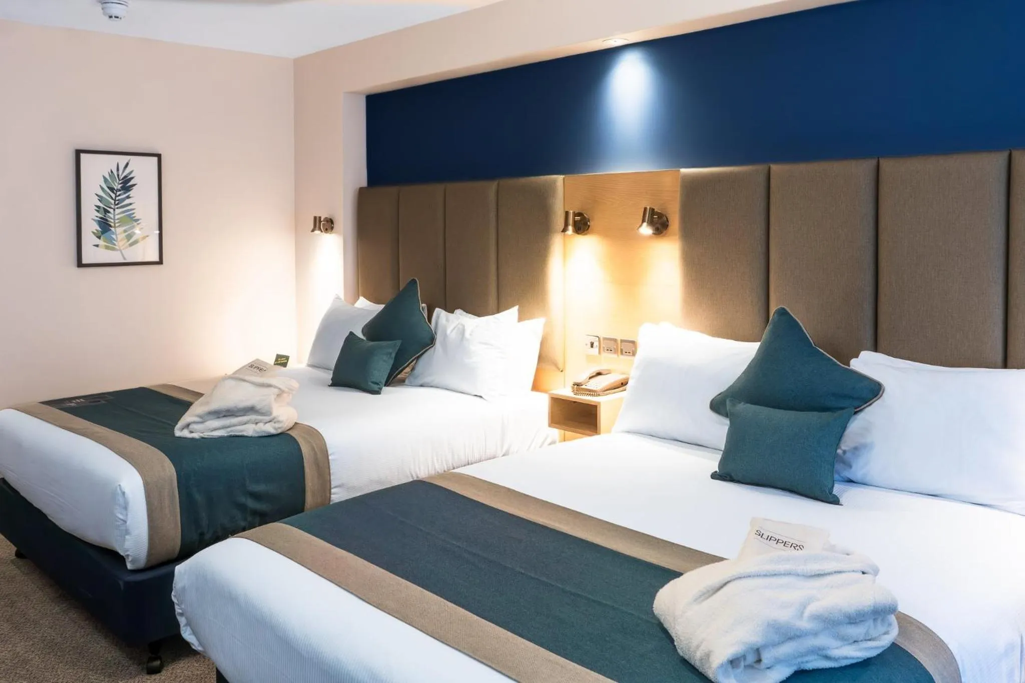 Photo of the whole room, Bed in Holiday Inn Maidstone-Sevenoaks by IHG