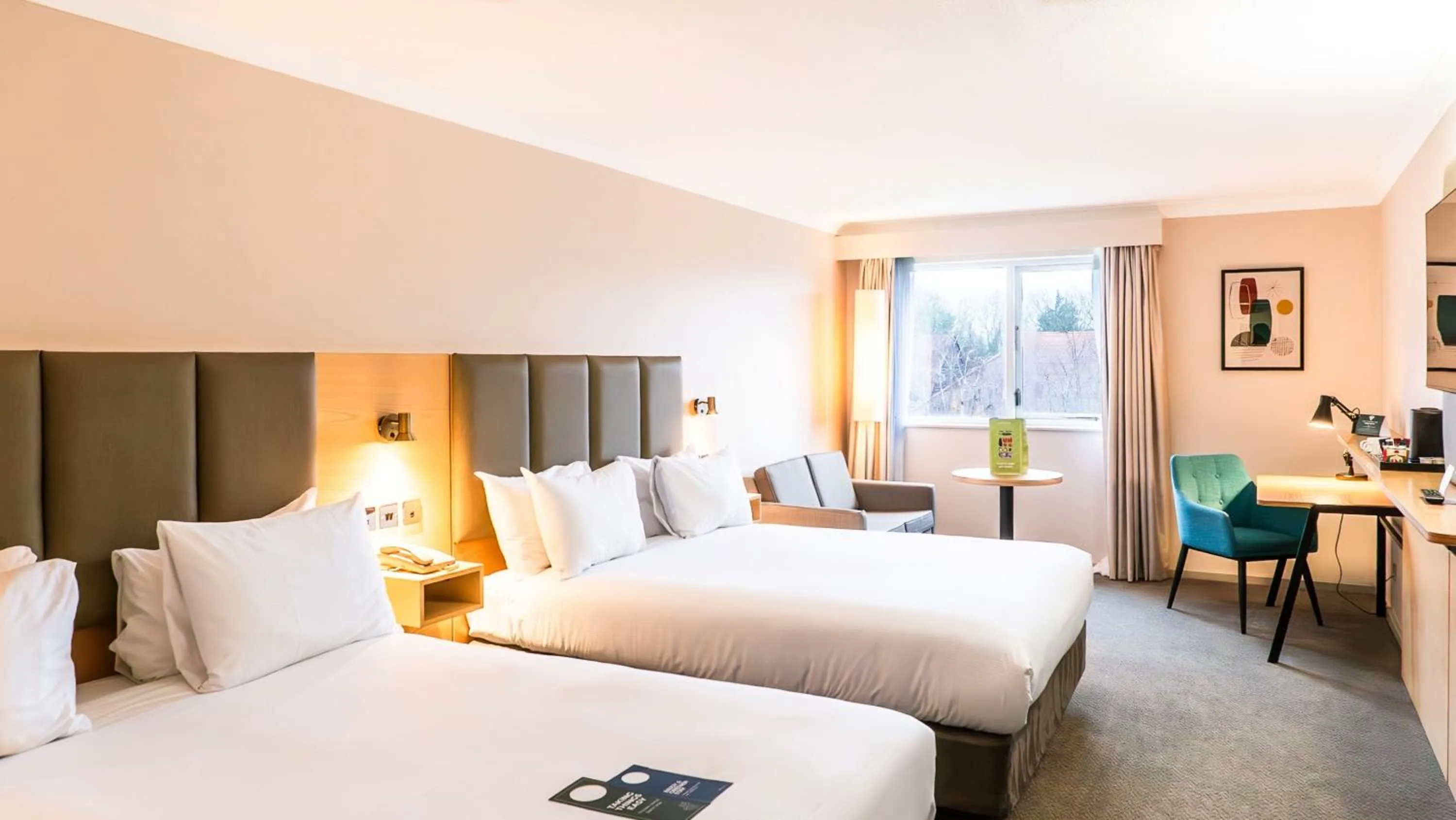 Photo of the whole room, Bed in Holiday Inn Maidstone-Sevenoaks by IHG