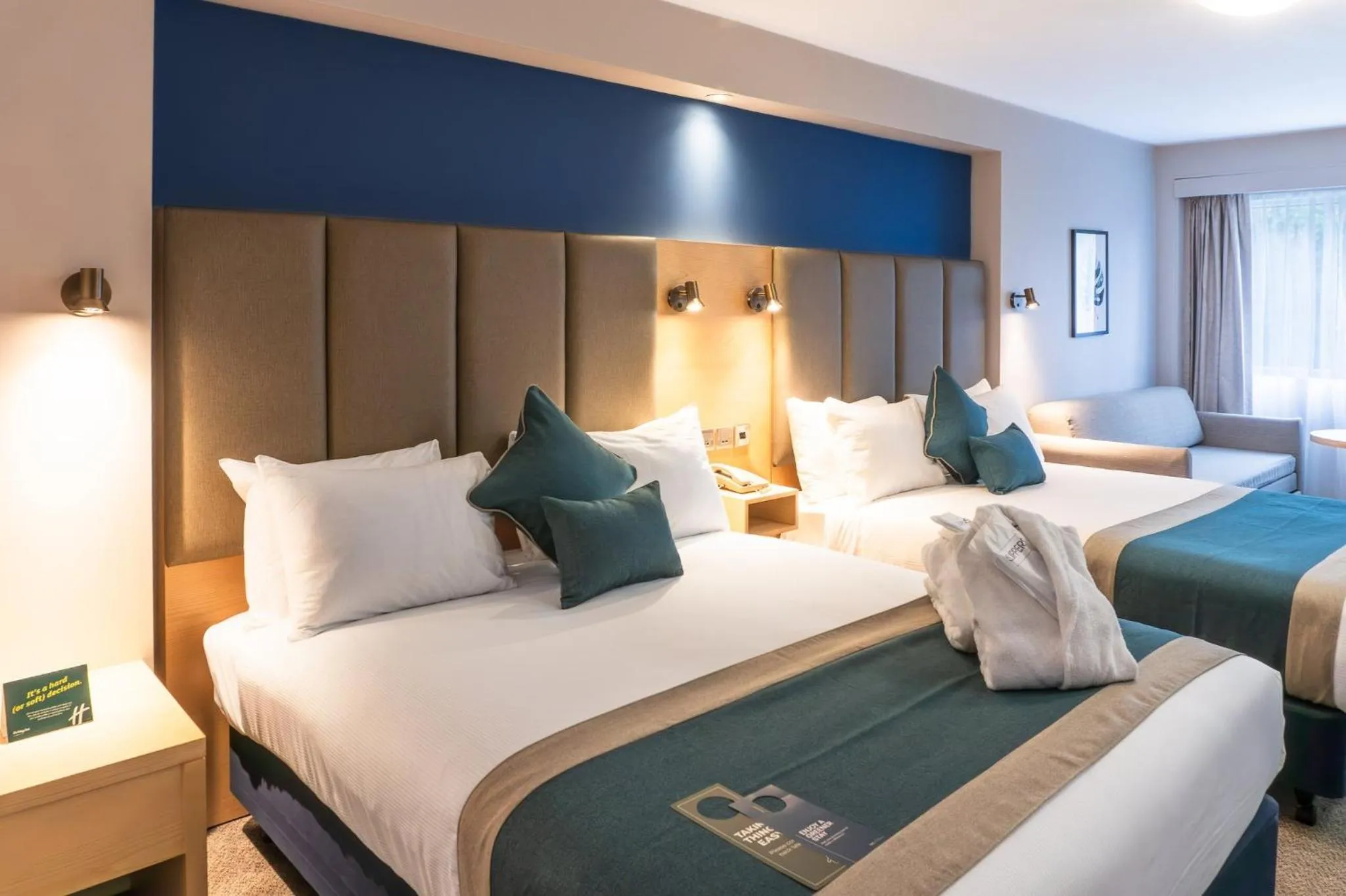 Photo of the whole room, Bed in Holiday Inn Maidstone-Sevenoaks by IHG