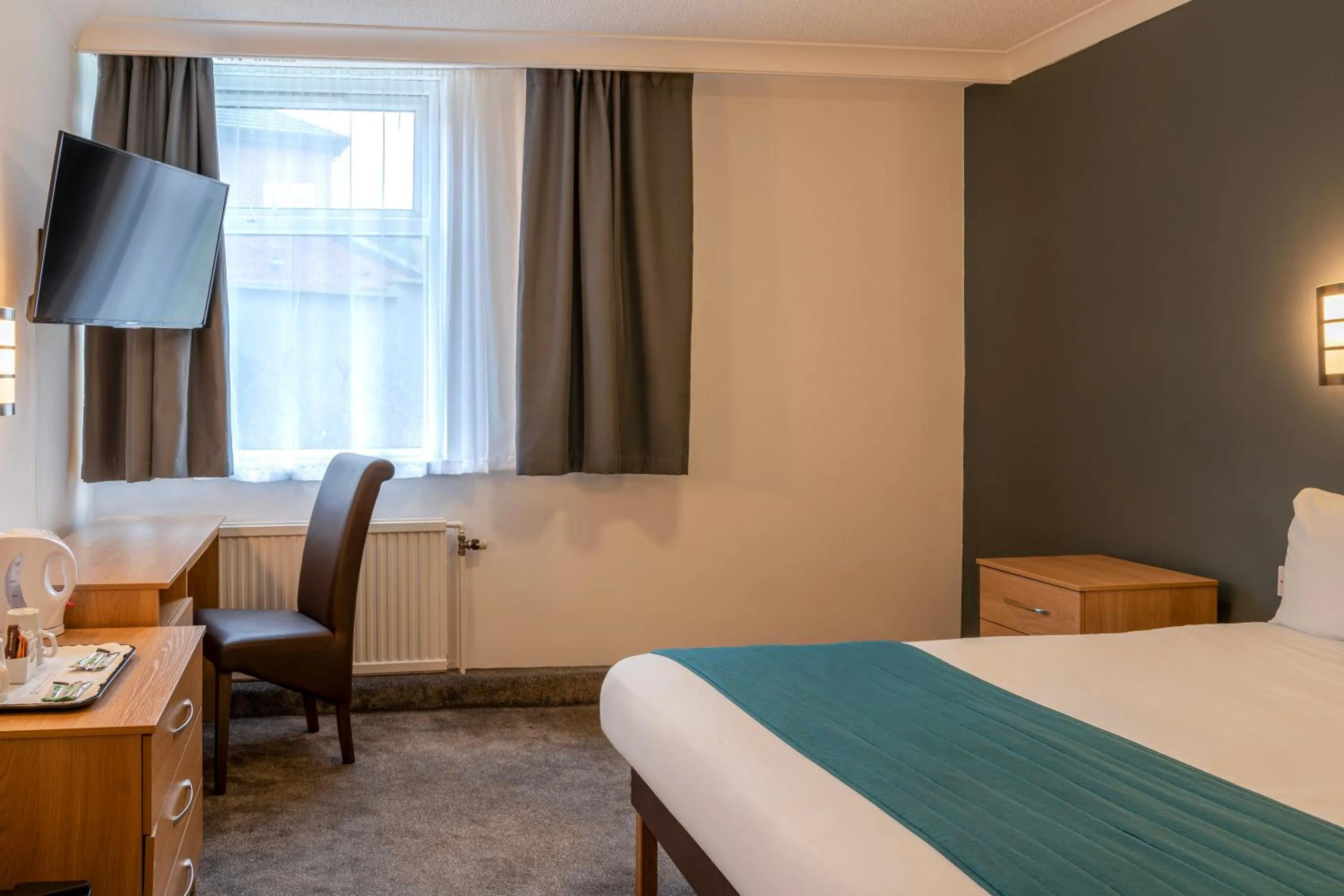 Bedroom, Bed in Britannia Hotel Bolton