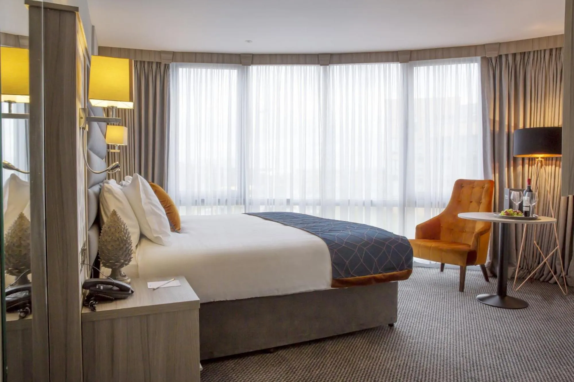 Bed in Metro Hotel Dublin Airport