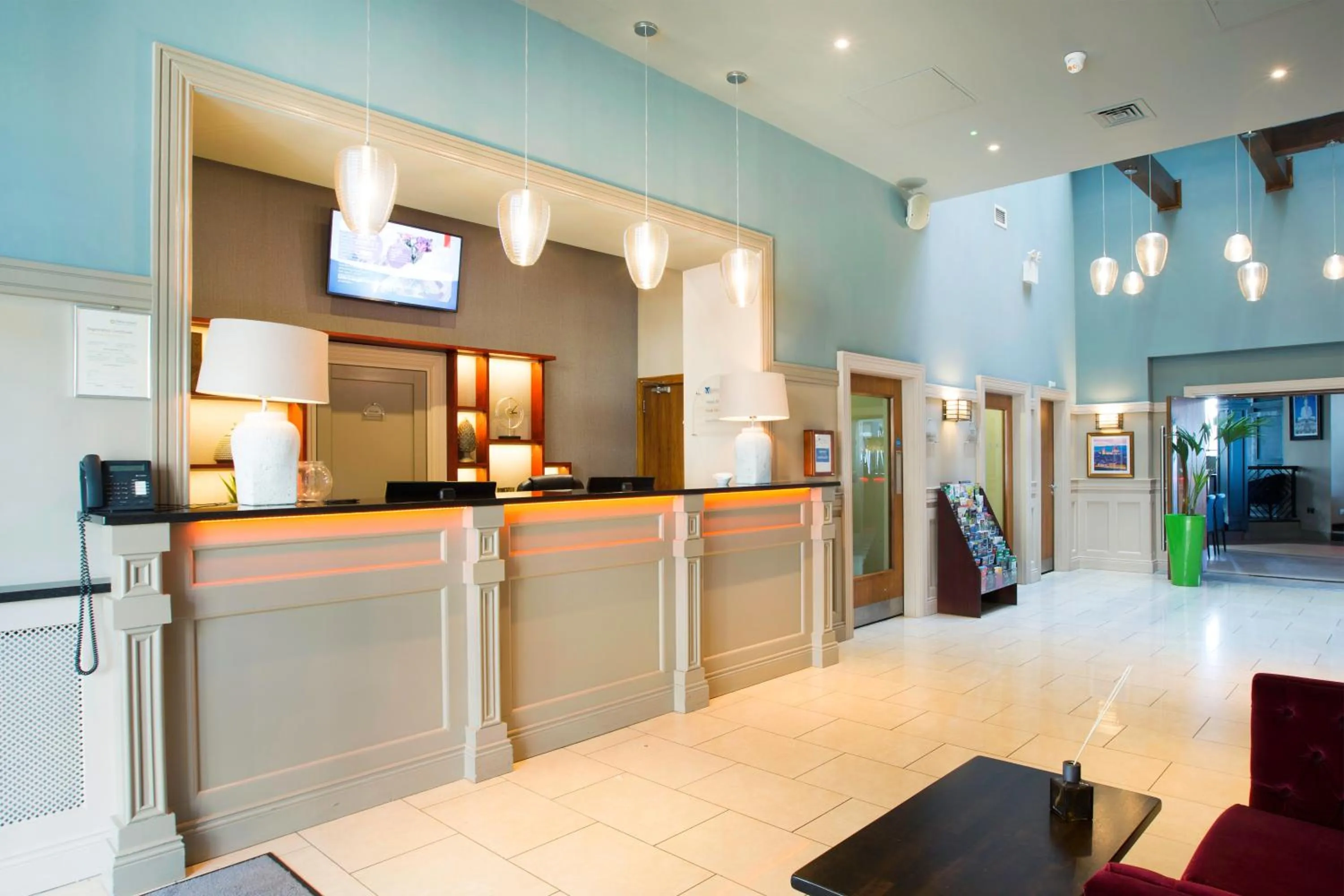 Lobby or reception in Metro Hotel Dublin Airport