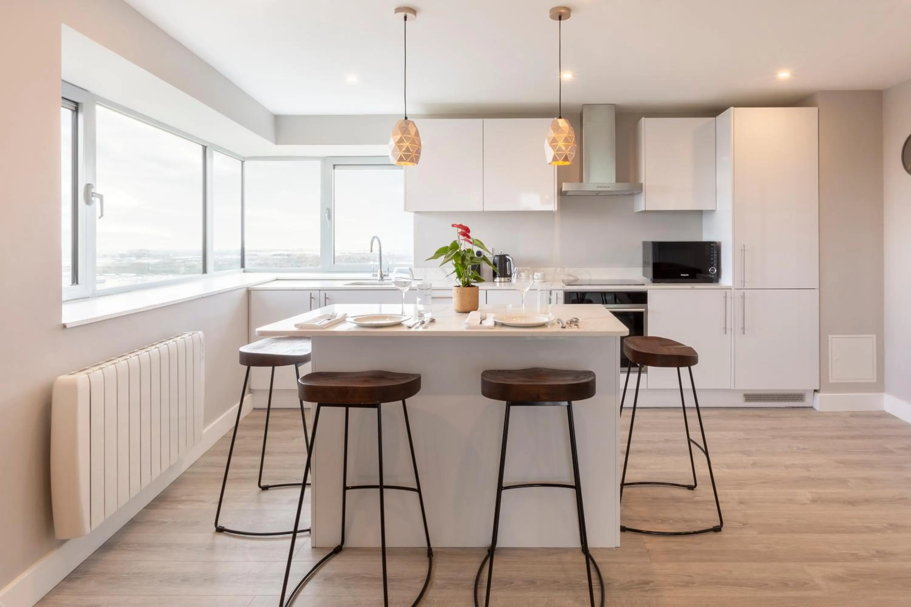 Kitchen or kitchenette in Metro Hotel Dublin Airport