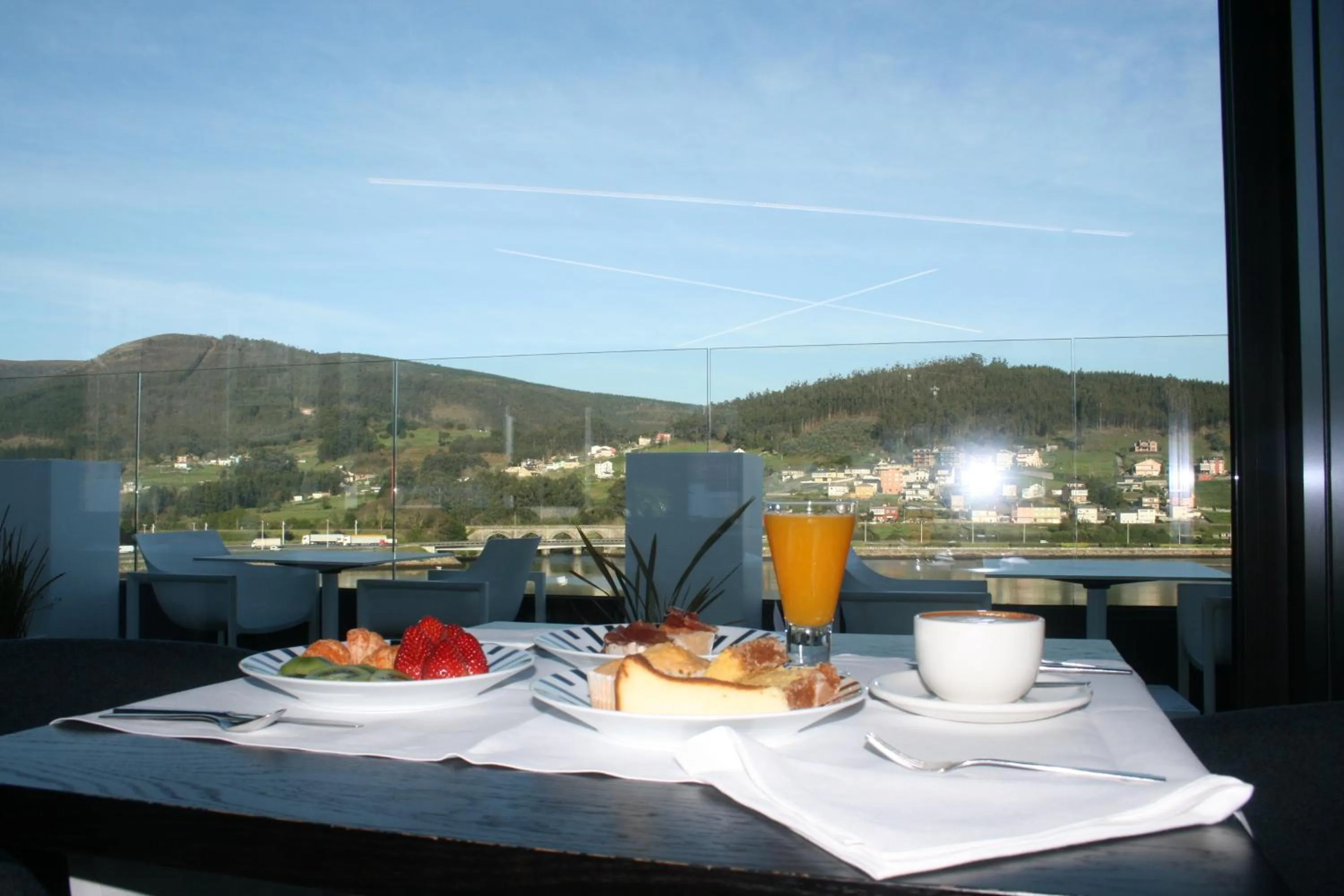 Buffet breakfast in Hotel U Viveiro