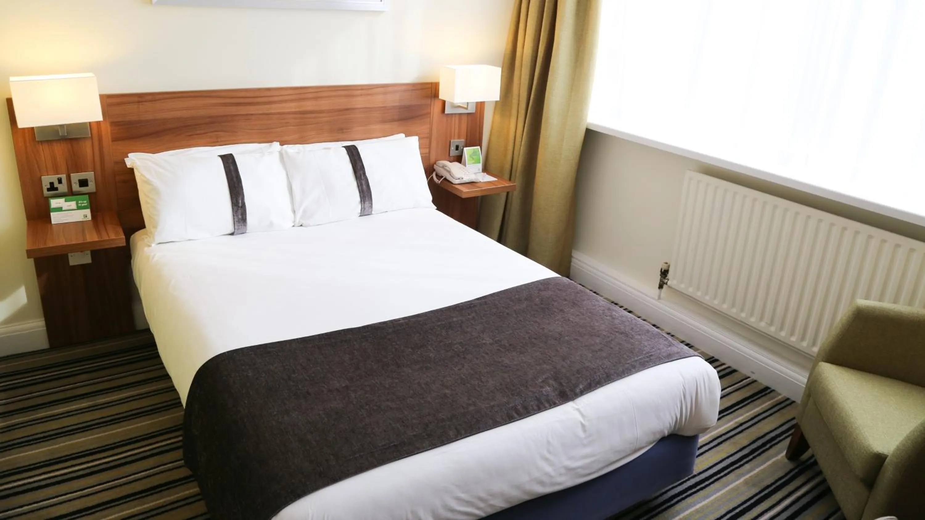 Photo of the whole room, Bed in Holiday Inn Runcorn M56 Junction 12 by IHG