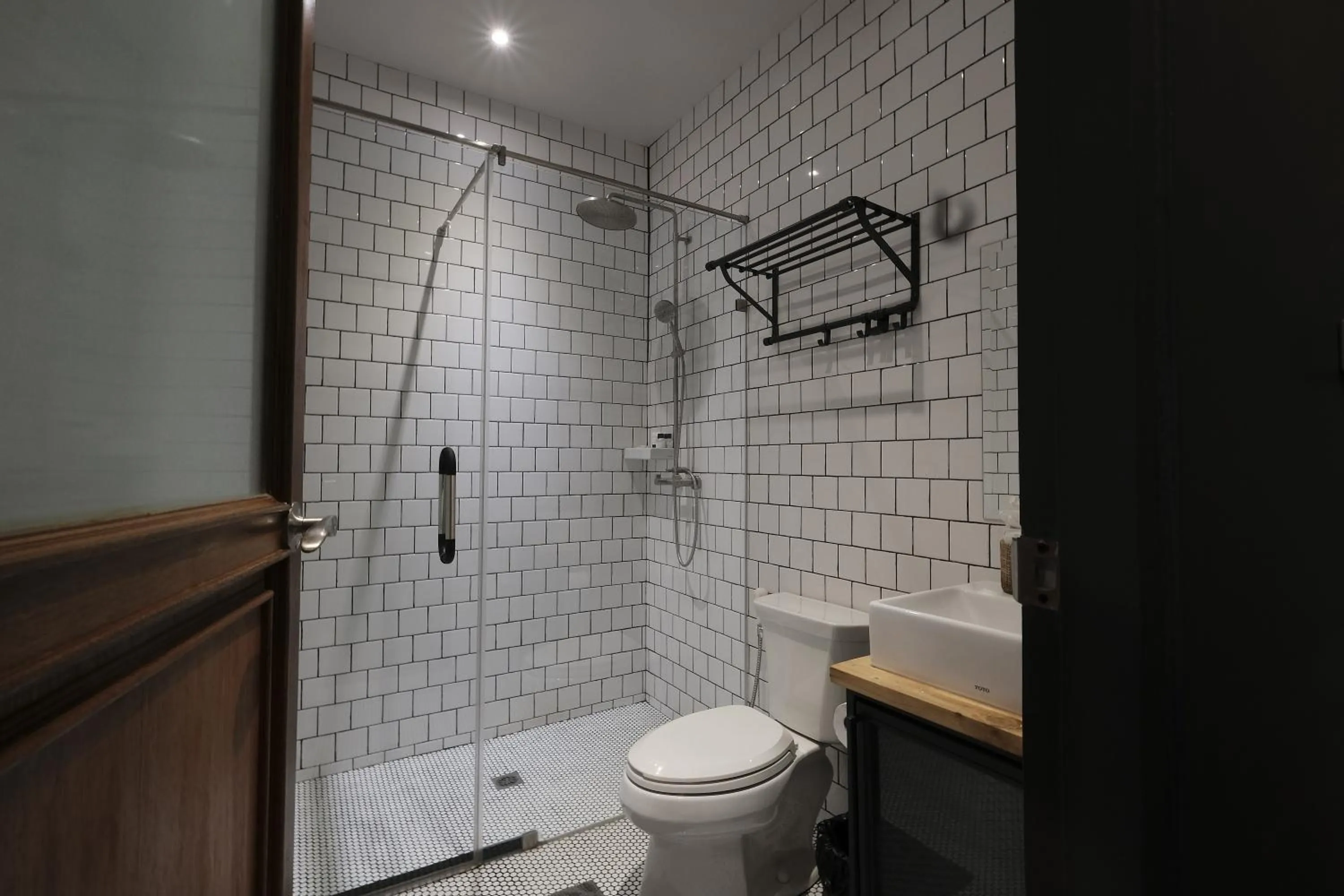 Shower in Iron32 Hotel