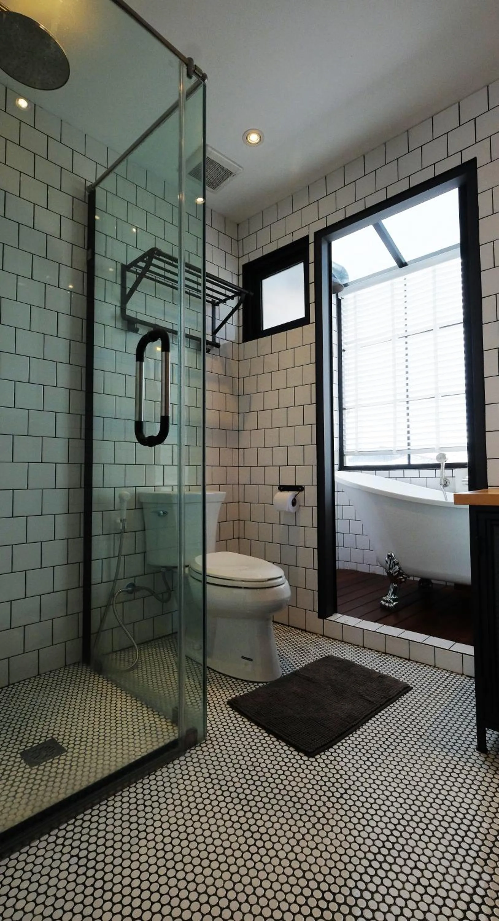 Toilet in Iron32 Hotel