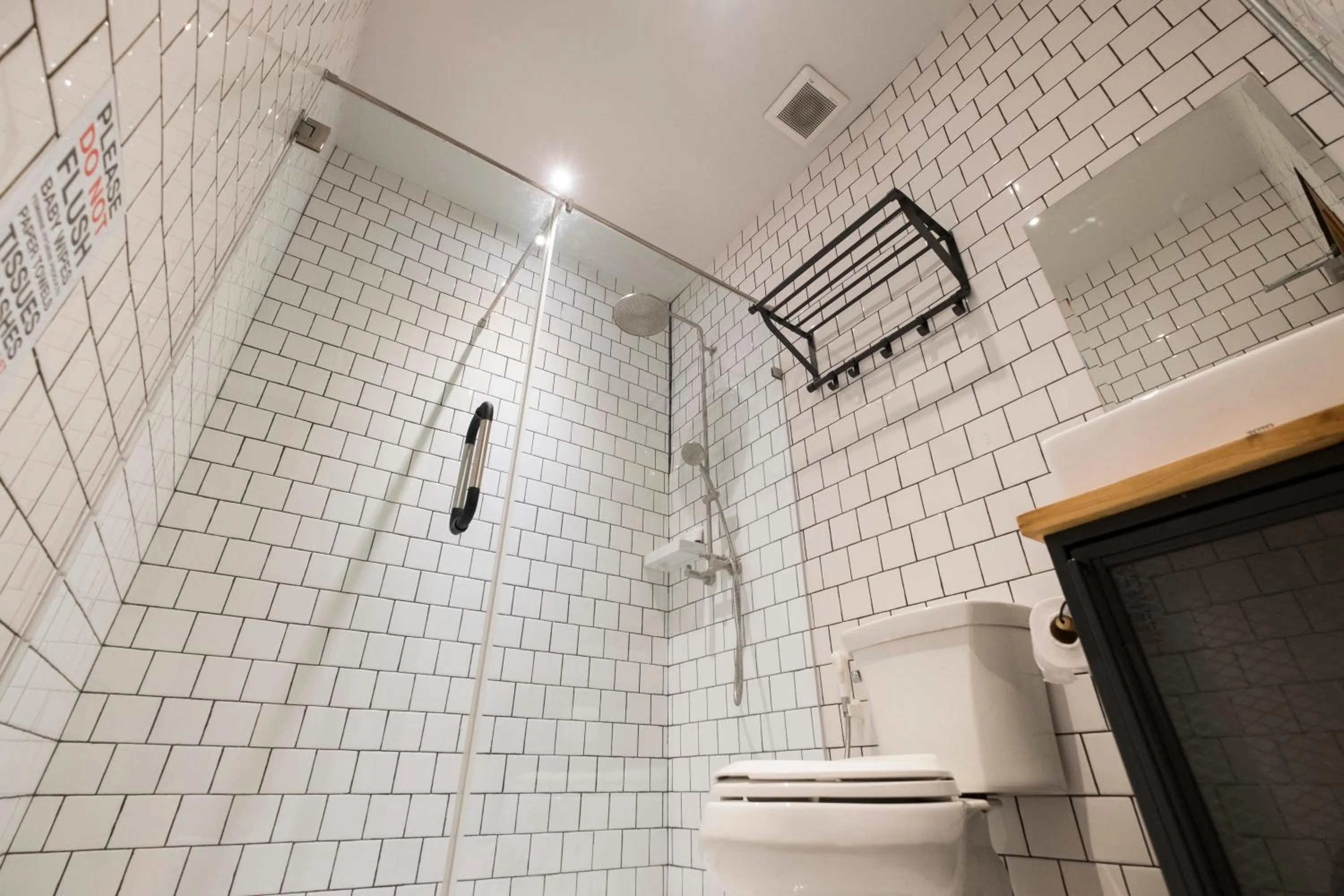 Shower in Iron32 Hotel