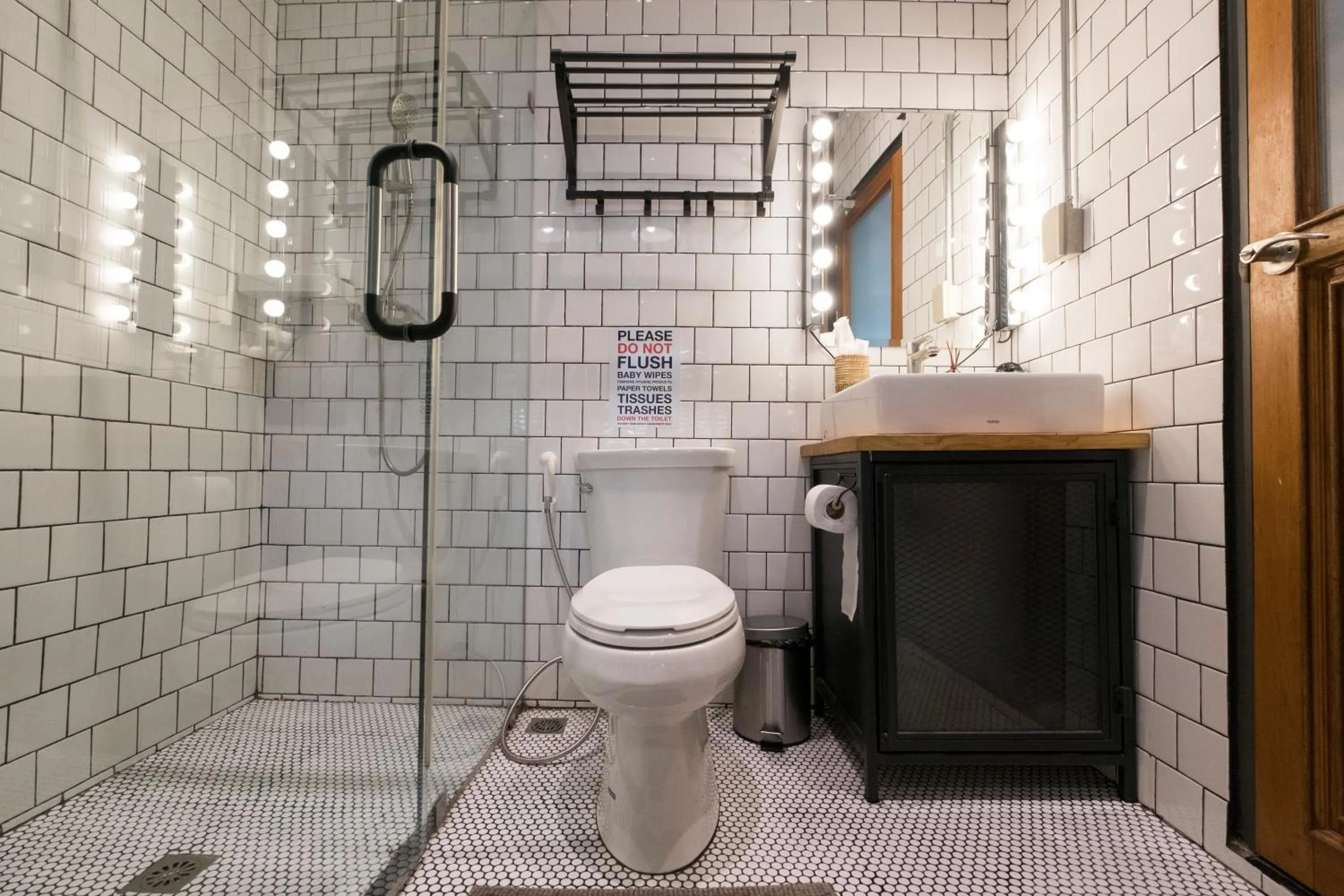 Toilet in Iron32 Hotel