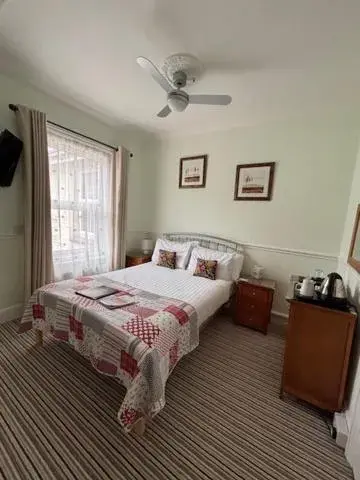 Single Room - single occupancy in The Clifton Single Room - single occupancy in The Clifton