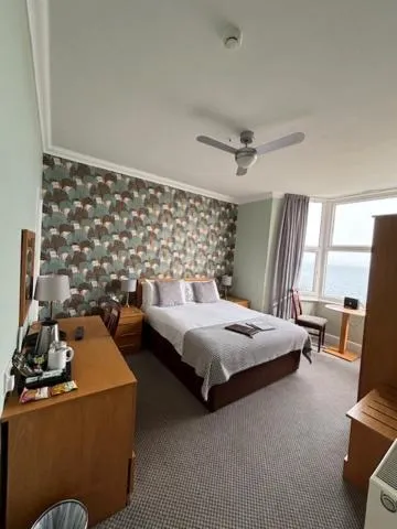 Bedroom, Bed in The Clifton