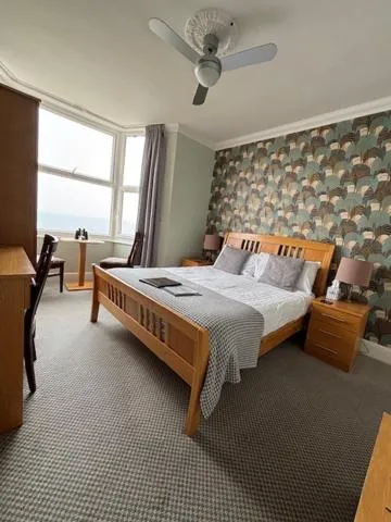 Bedroom, Bed in The Clifton