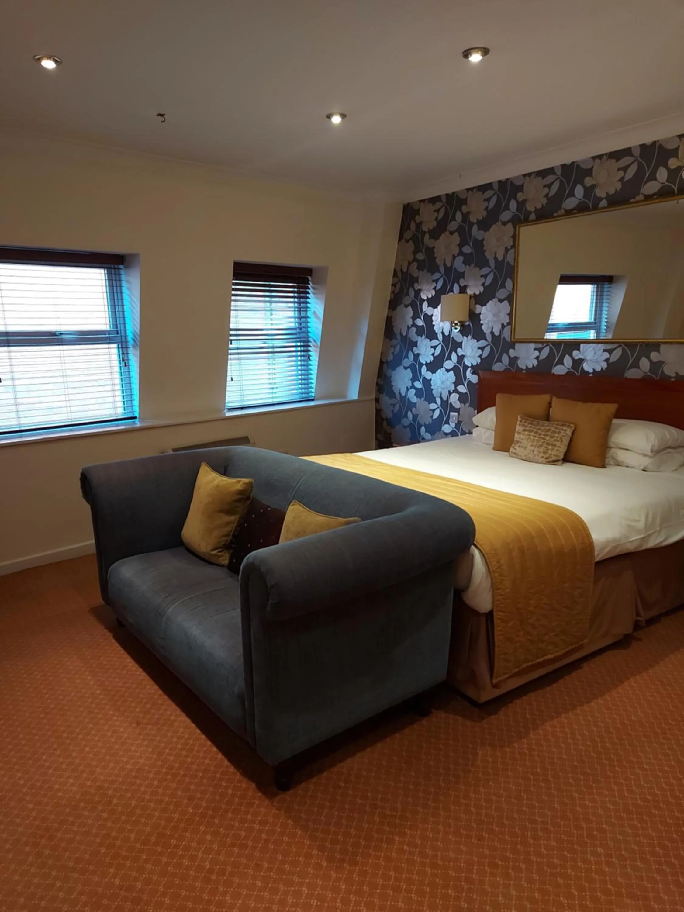 Bed in Red Lion Hotel