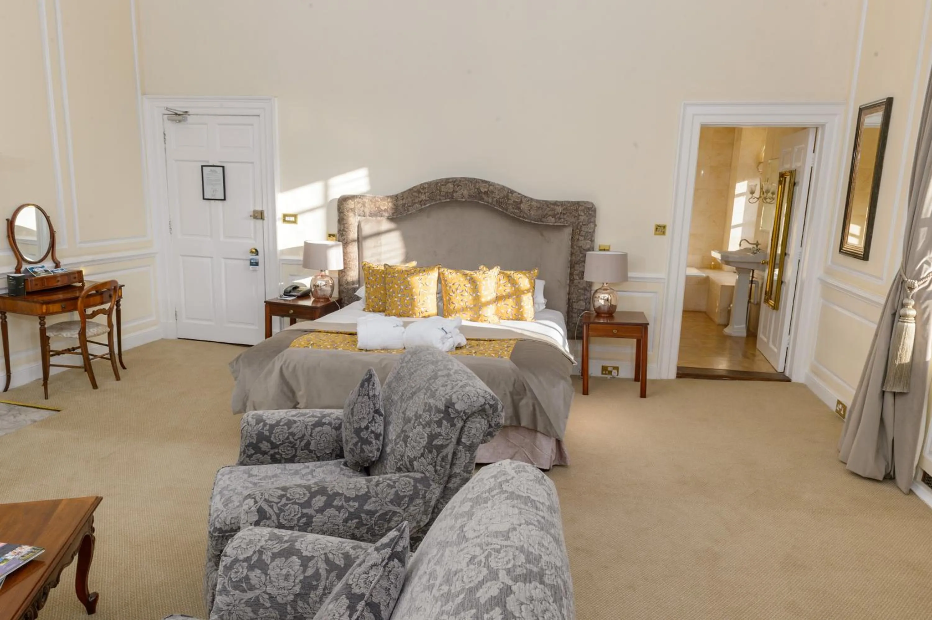 Bedroom, Bed in Hintlesham Hall Hotel