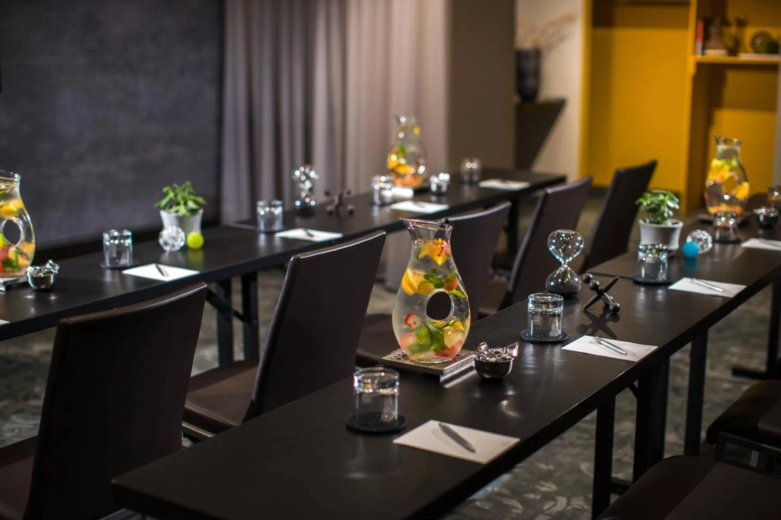Meeting/conference room in Renaissance New York Times Square by Marriott