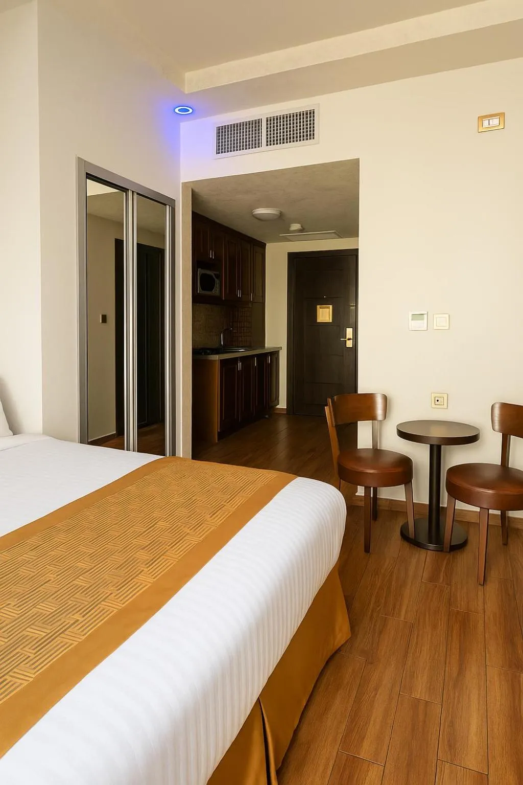 Bedroom, Bed in Aljamal Hotel