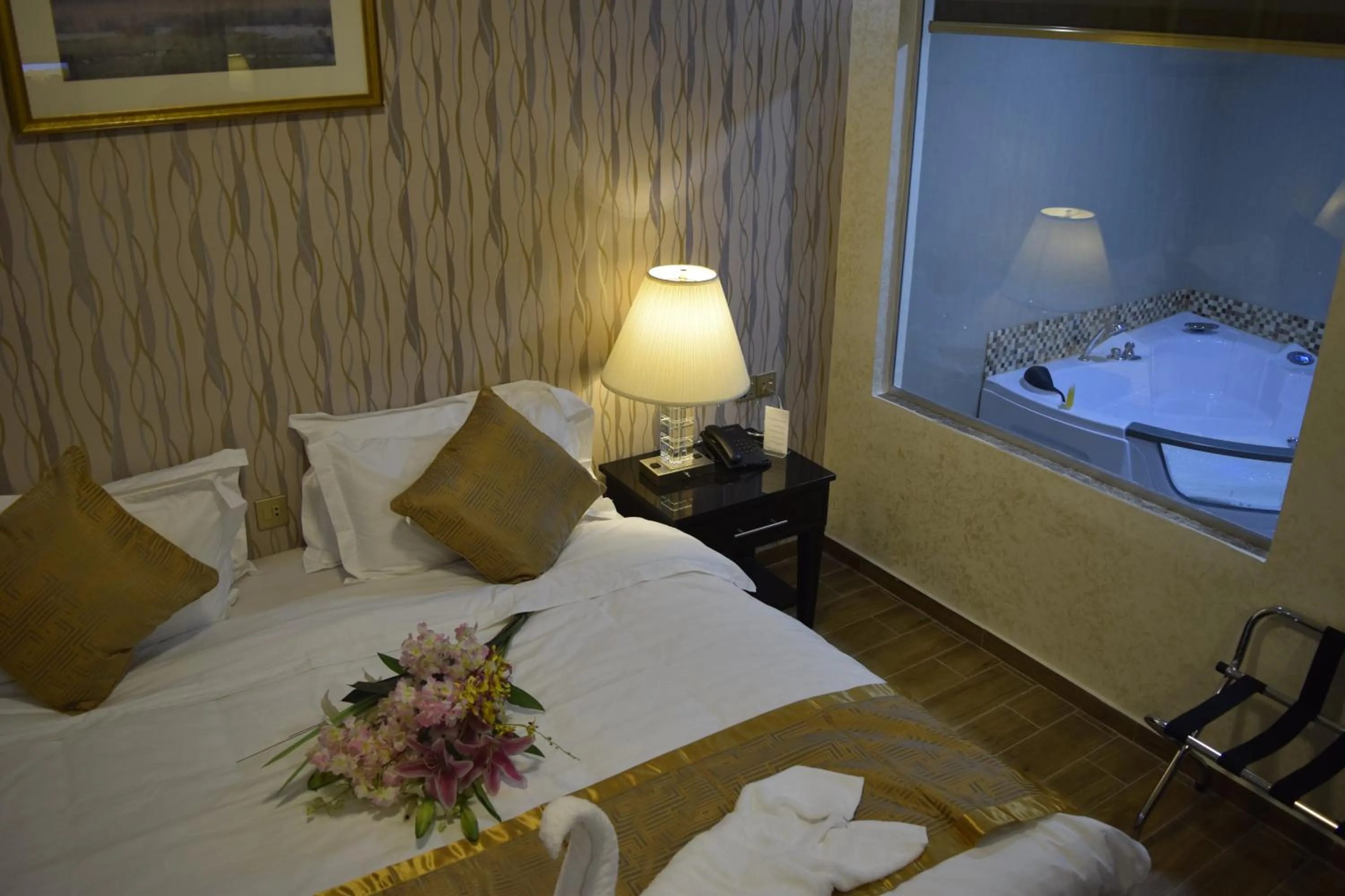 Deluxe Suite with Spa Bath in Aljamal Hotel