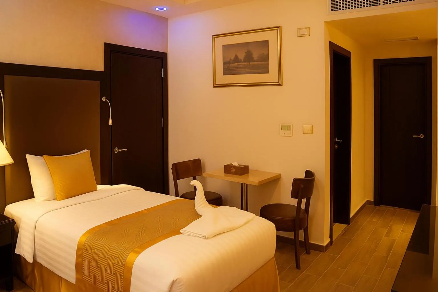 Bedroom, Bed in Aljamal Hotel