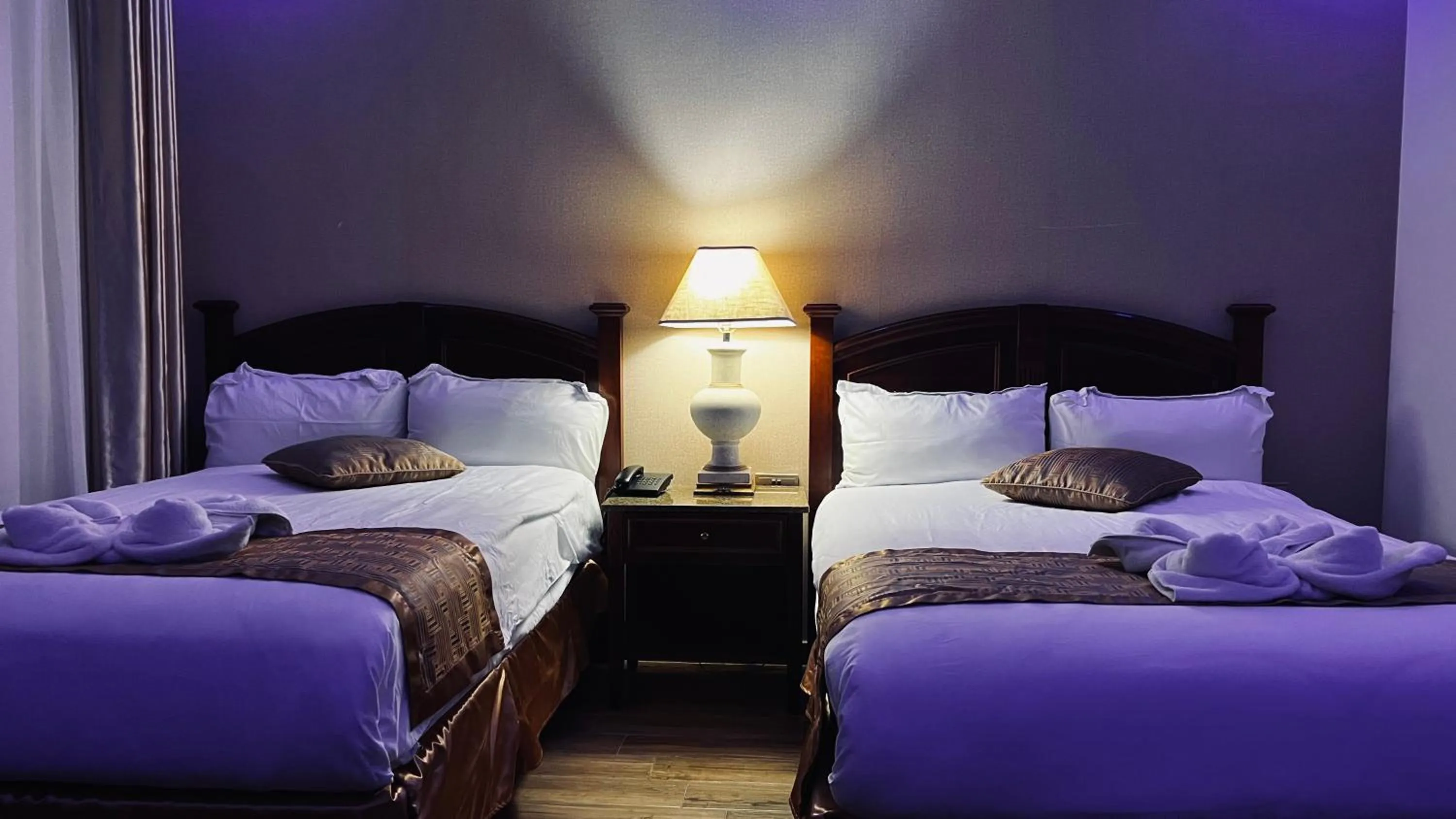 Twin Room in Aljamal Hotel