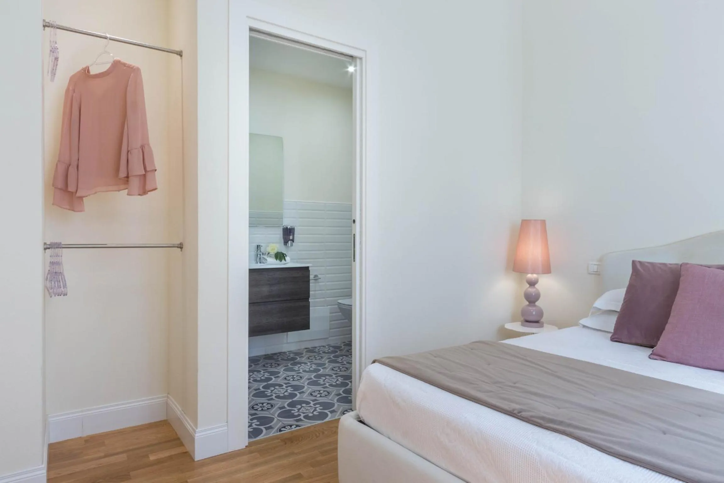 Photo of the whole room, Bed in BB22 Cagliari