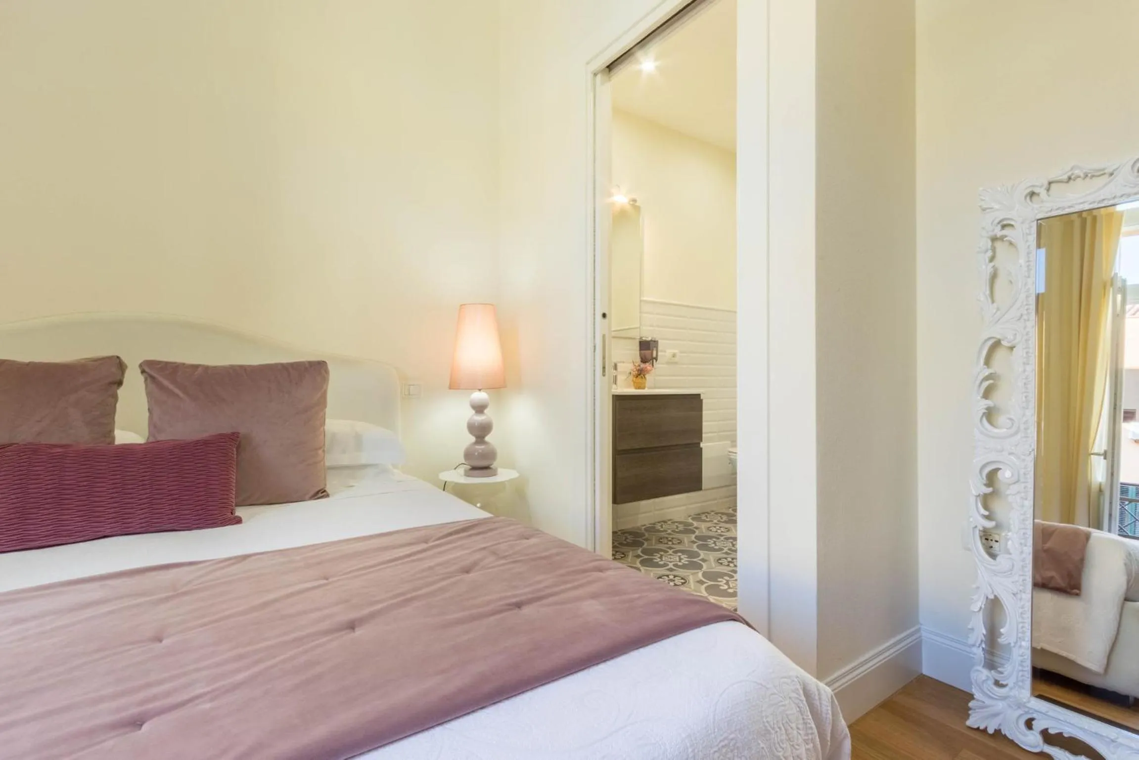 Photo of the whole room, Bed in BB22 Cagliari