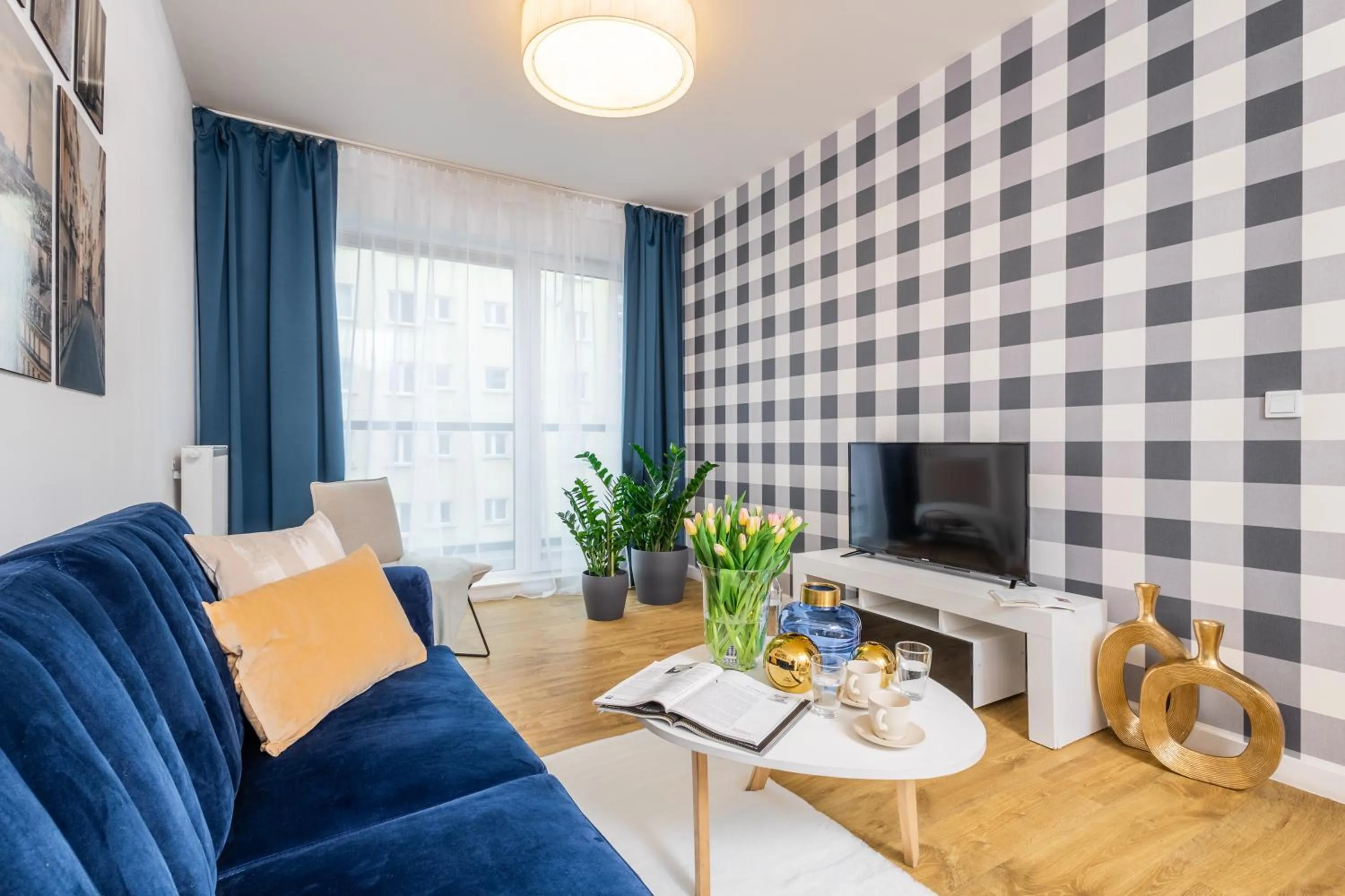 TV and multimedia in Apartment Dąbrowskiego by The Railway Station Wroclaw