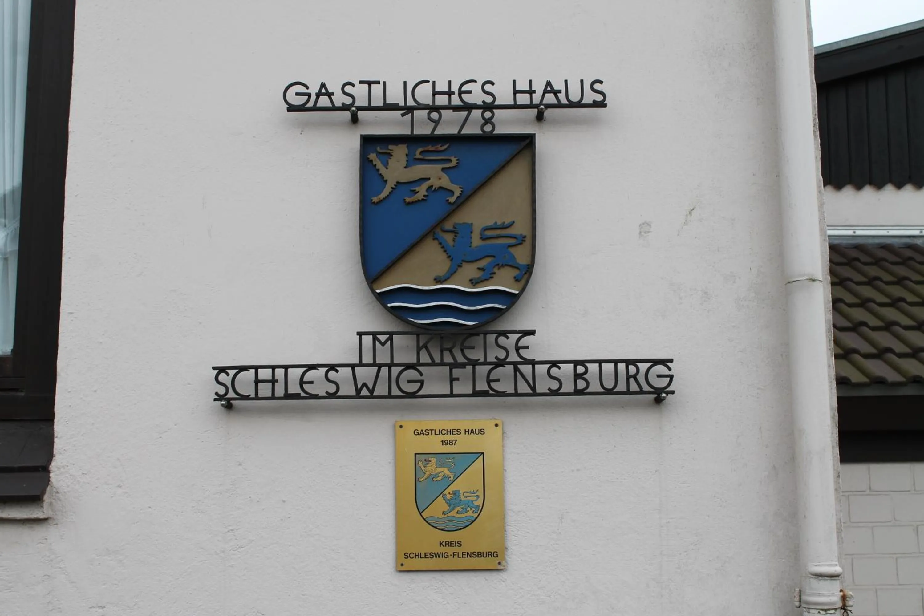 Property logo or sign in Allmanns-Kroog