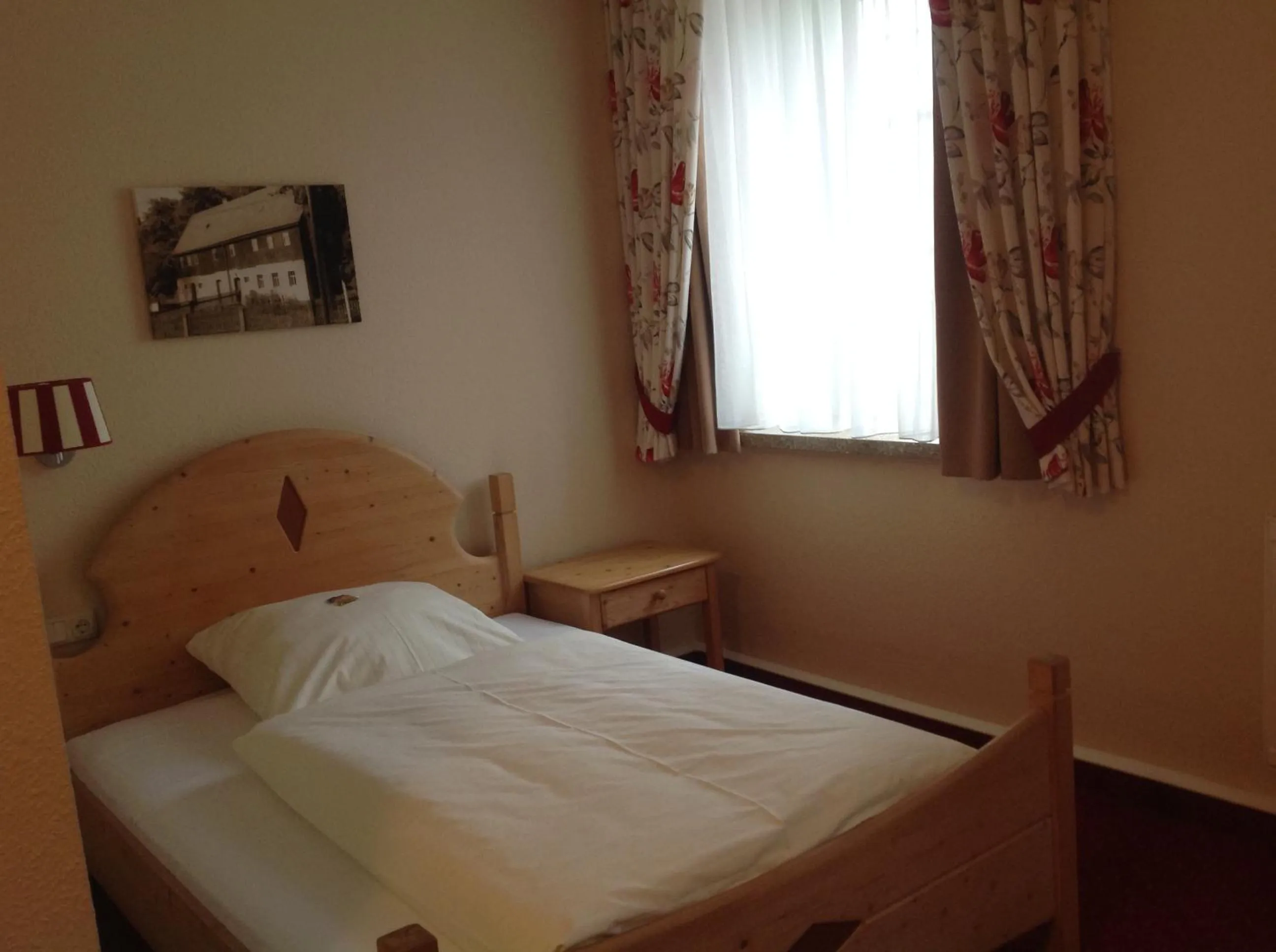 Bed in bei Zwillings Hotel & Restaurant