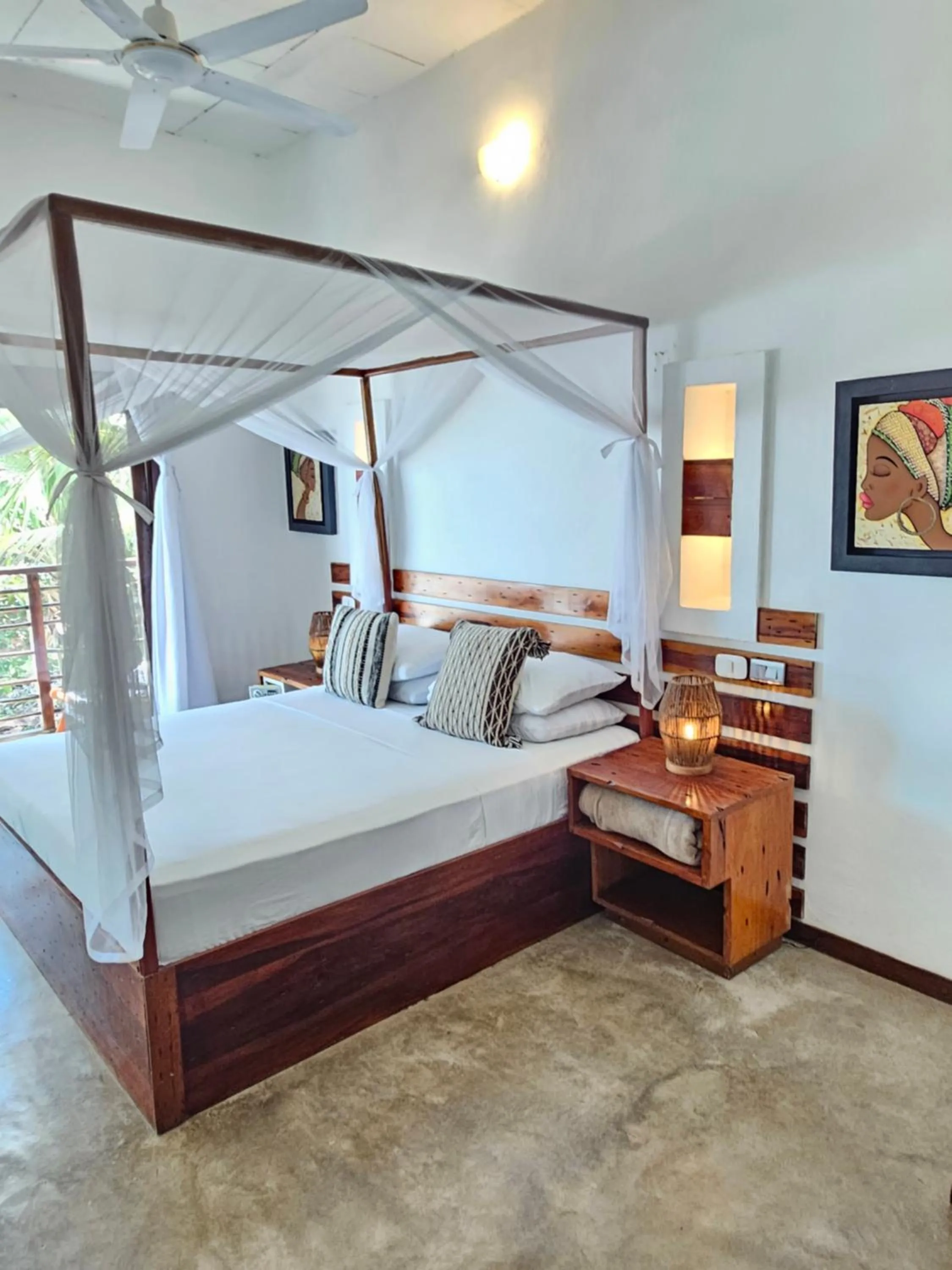 Shower, Bed in Makao Beach Hotel