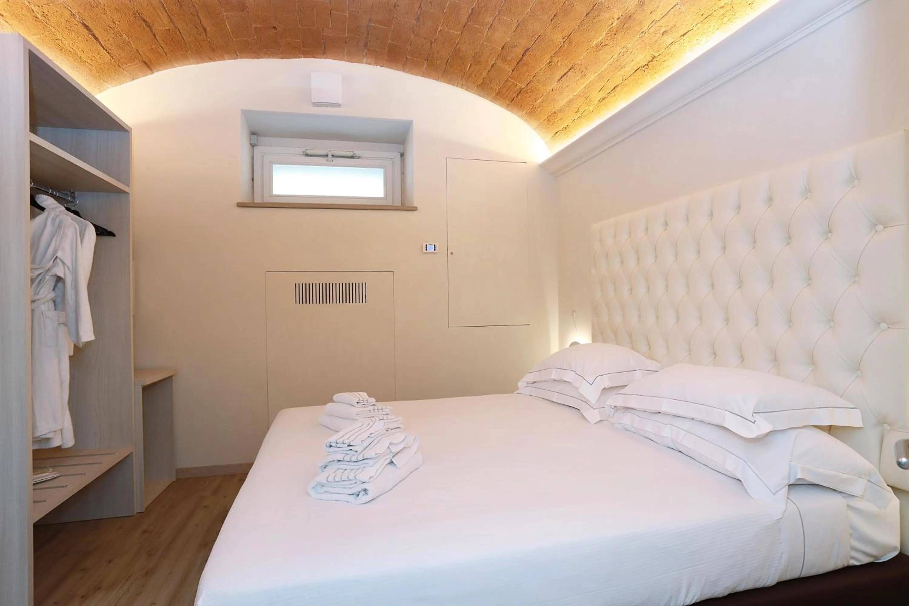 Bed in Florence Luxury Guest House