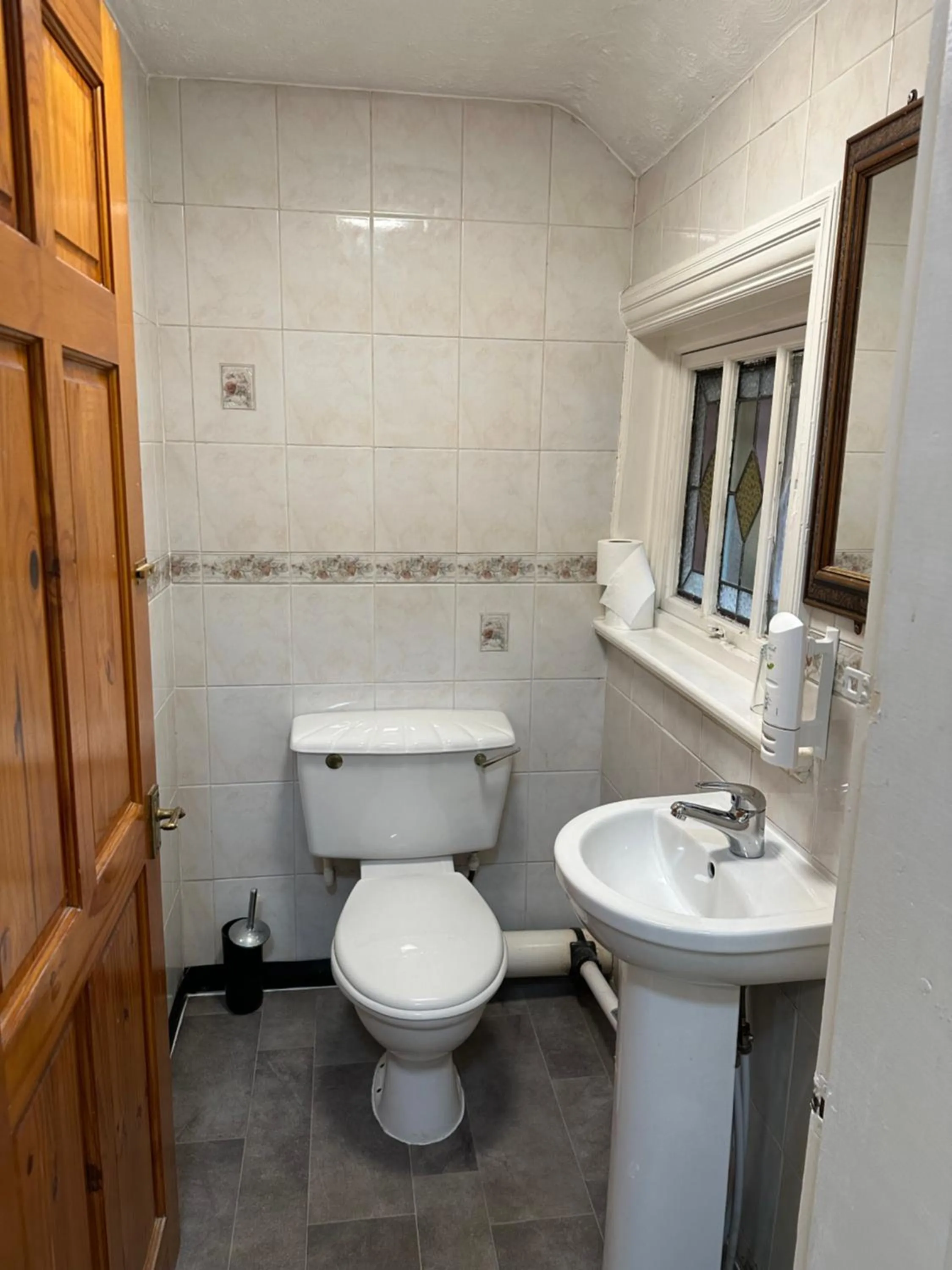 Bathroom in NormanHurst Hotel