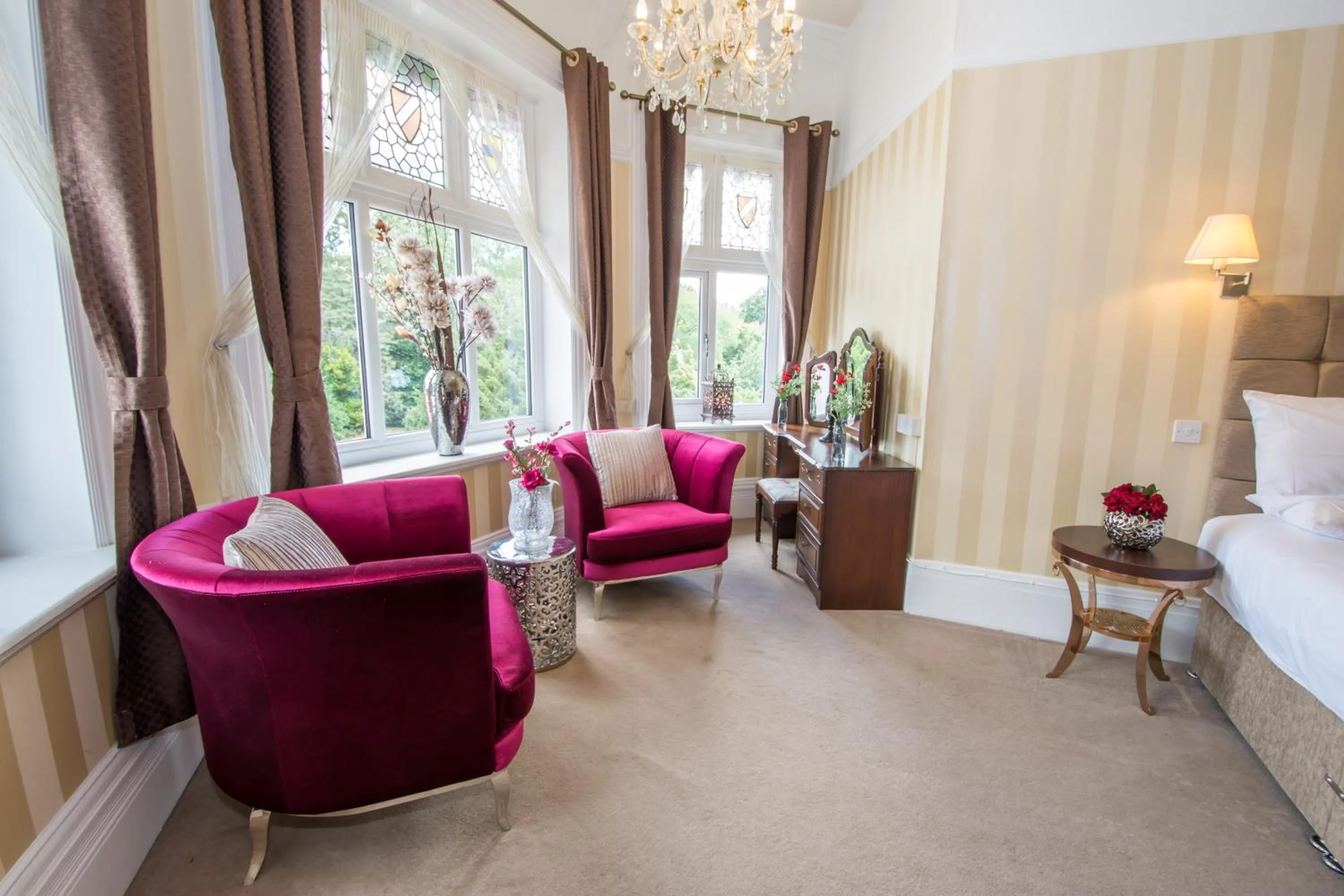 Bed in NormanHurst Hotel