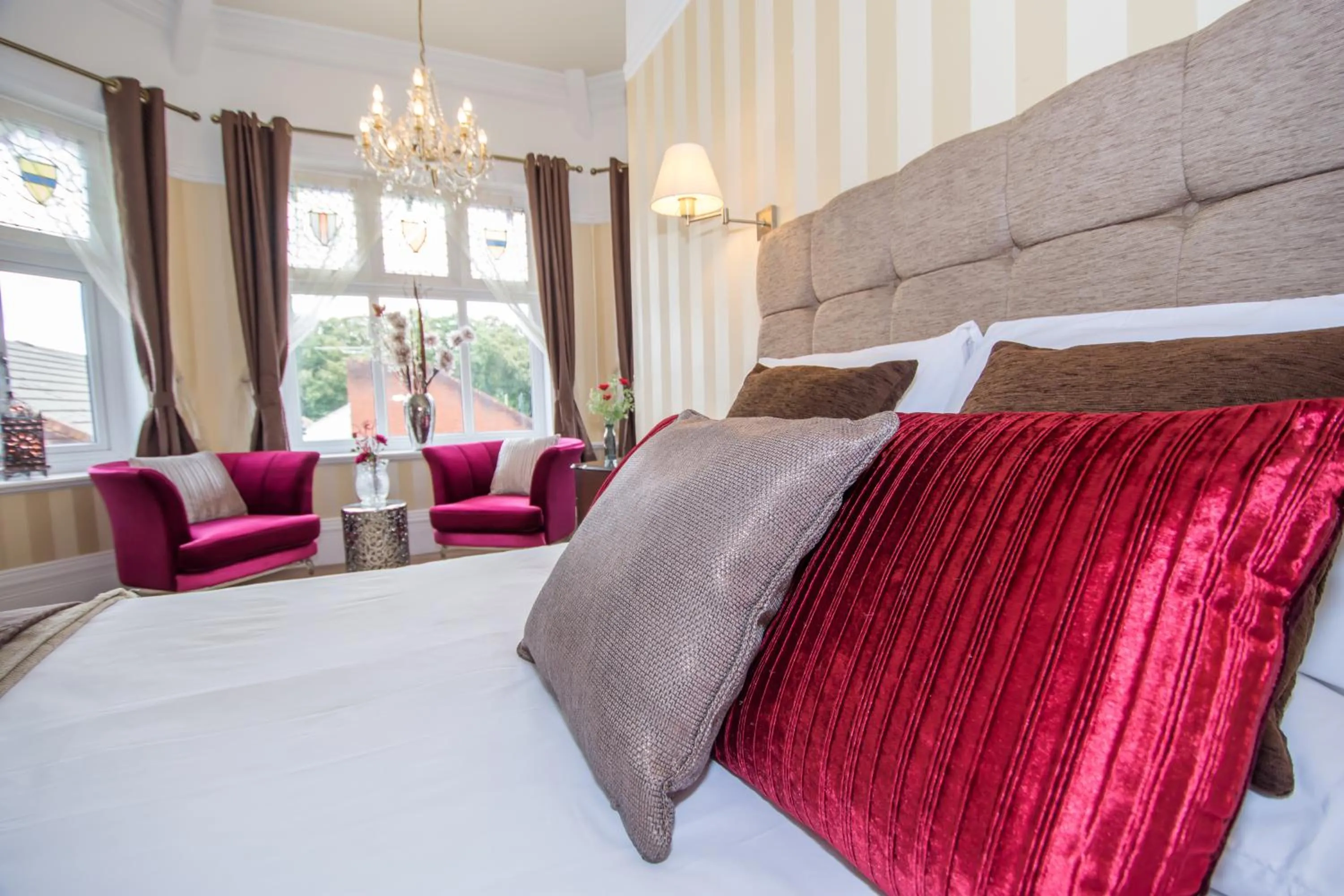 Bed in NormanHurst Hotel