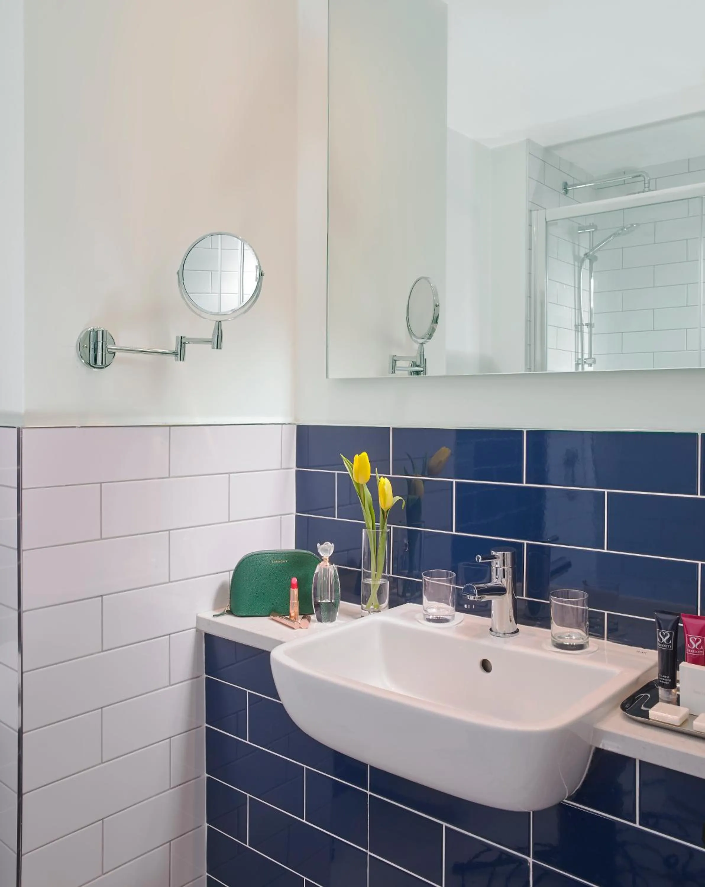 Bathroom in Carrigaline Court Hotel & Leisure Centre