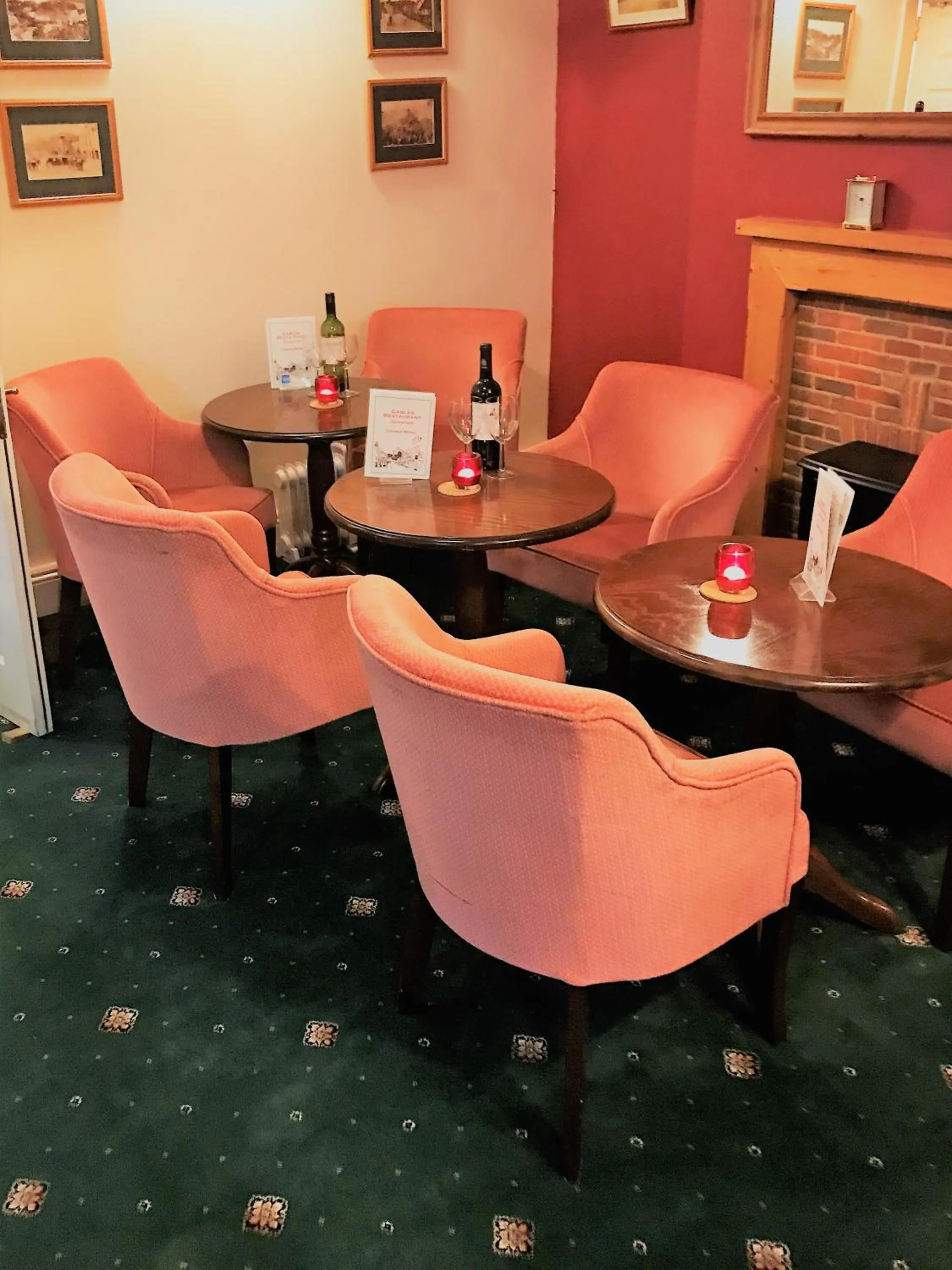 Lounge or bar in Yarn Market Hotel