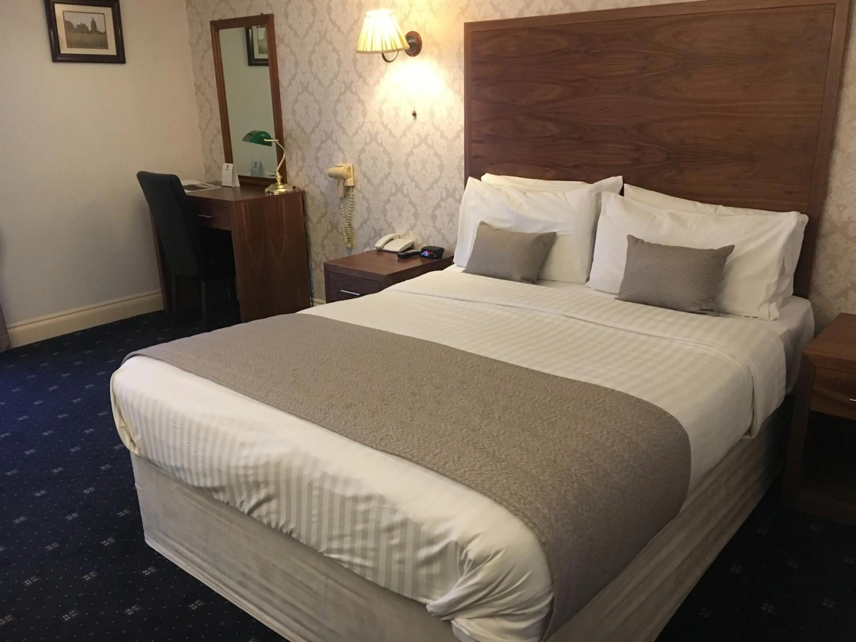Bed in Normanton Park Hotel, Sure Hotel Collection by Best Western