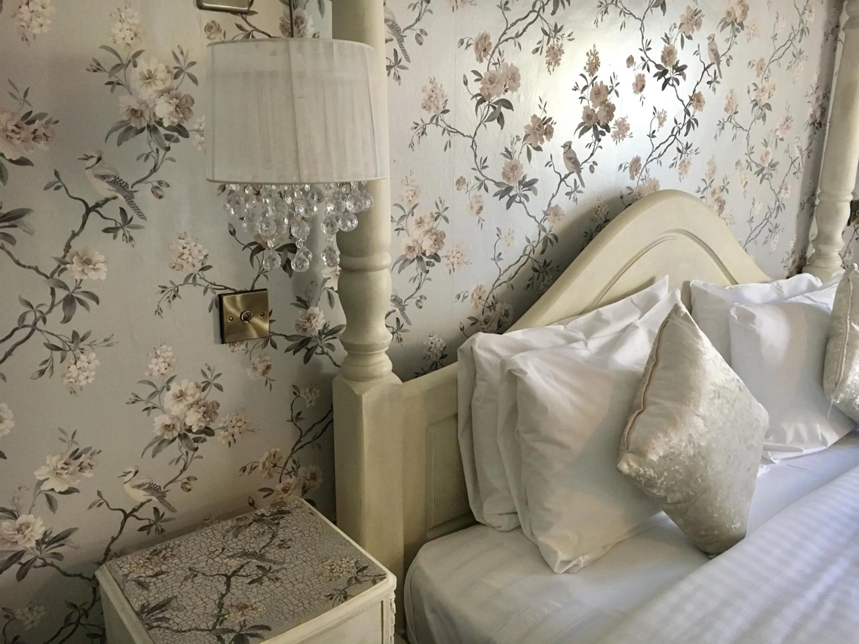 Bed in Normanton Park Hotel, Sure Hotel Collection by Best Western