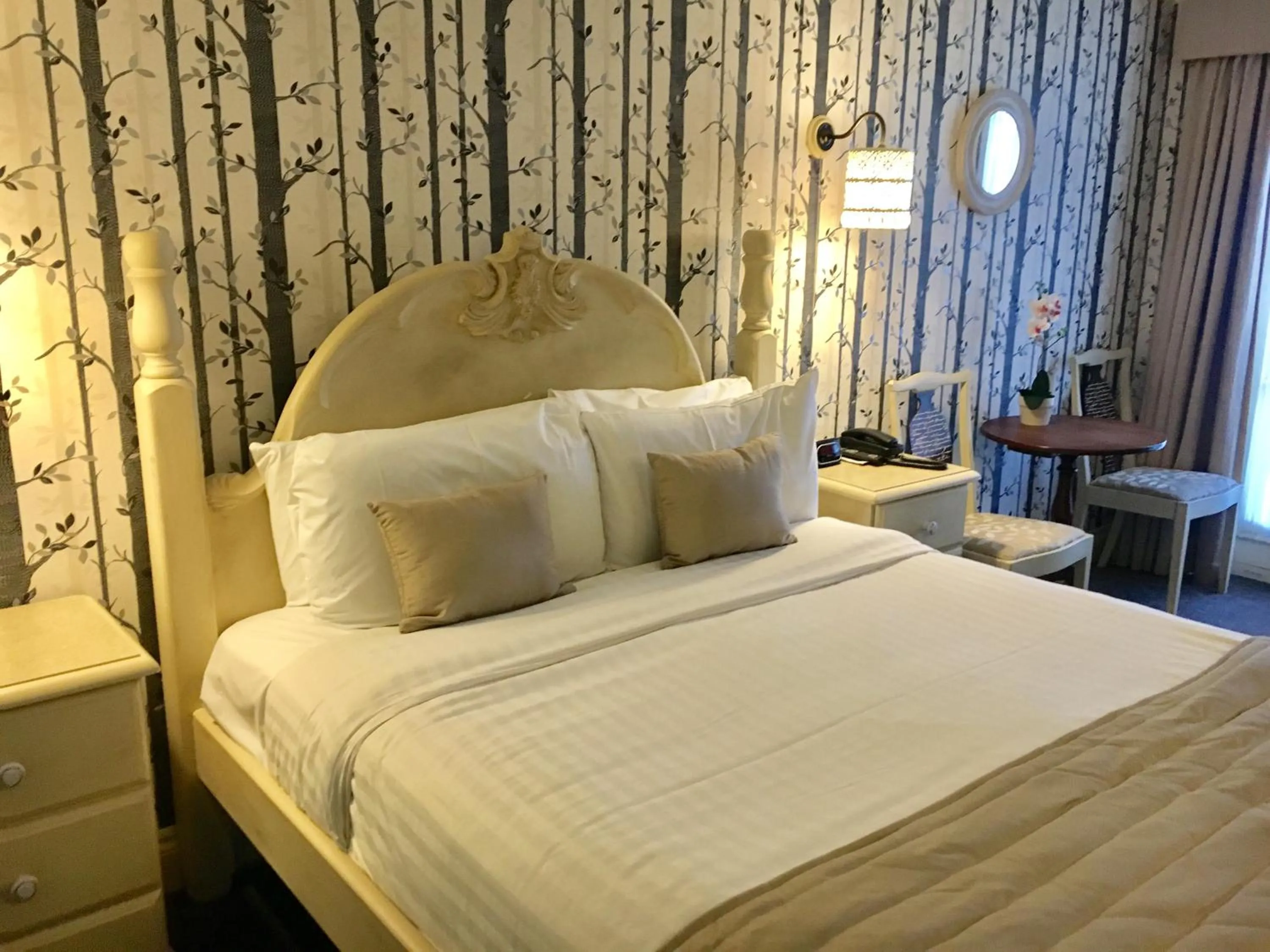 Bed in Normanton Park Hotel, Sure Hotel Collection by Best Western