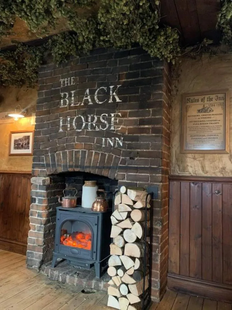 Restaurant/places to eat in The Black Horse Inn