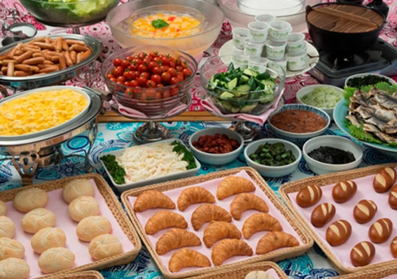 Buffet breakfast in Le Nessa Akazawa