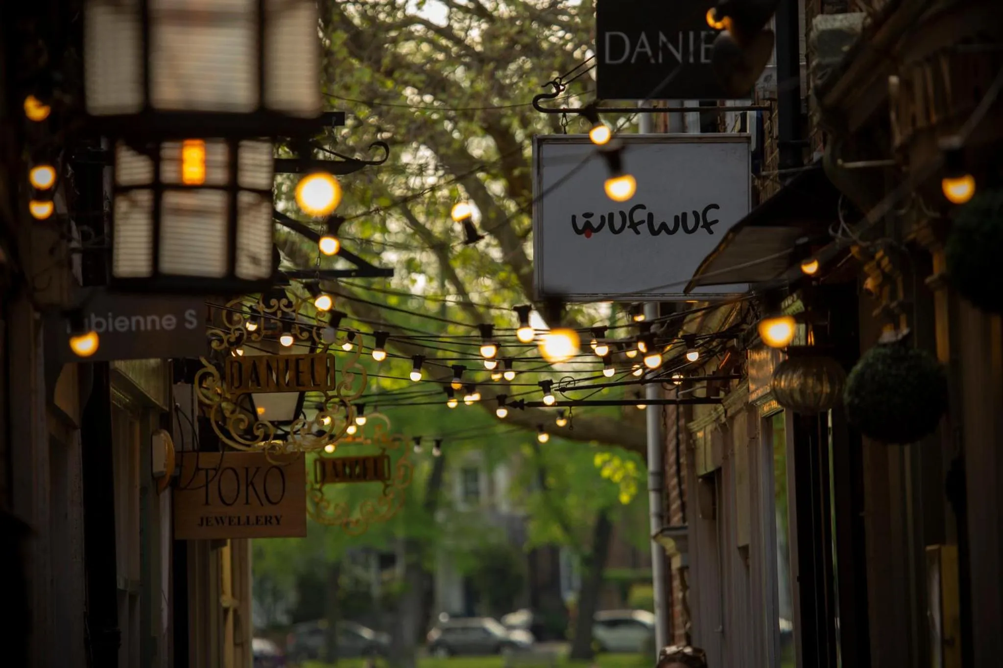 Location in Richmond Hill Hotel